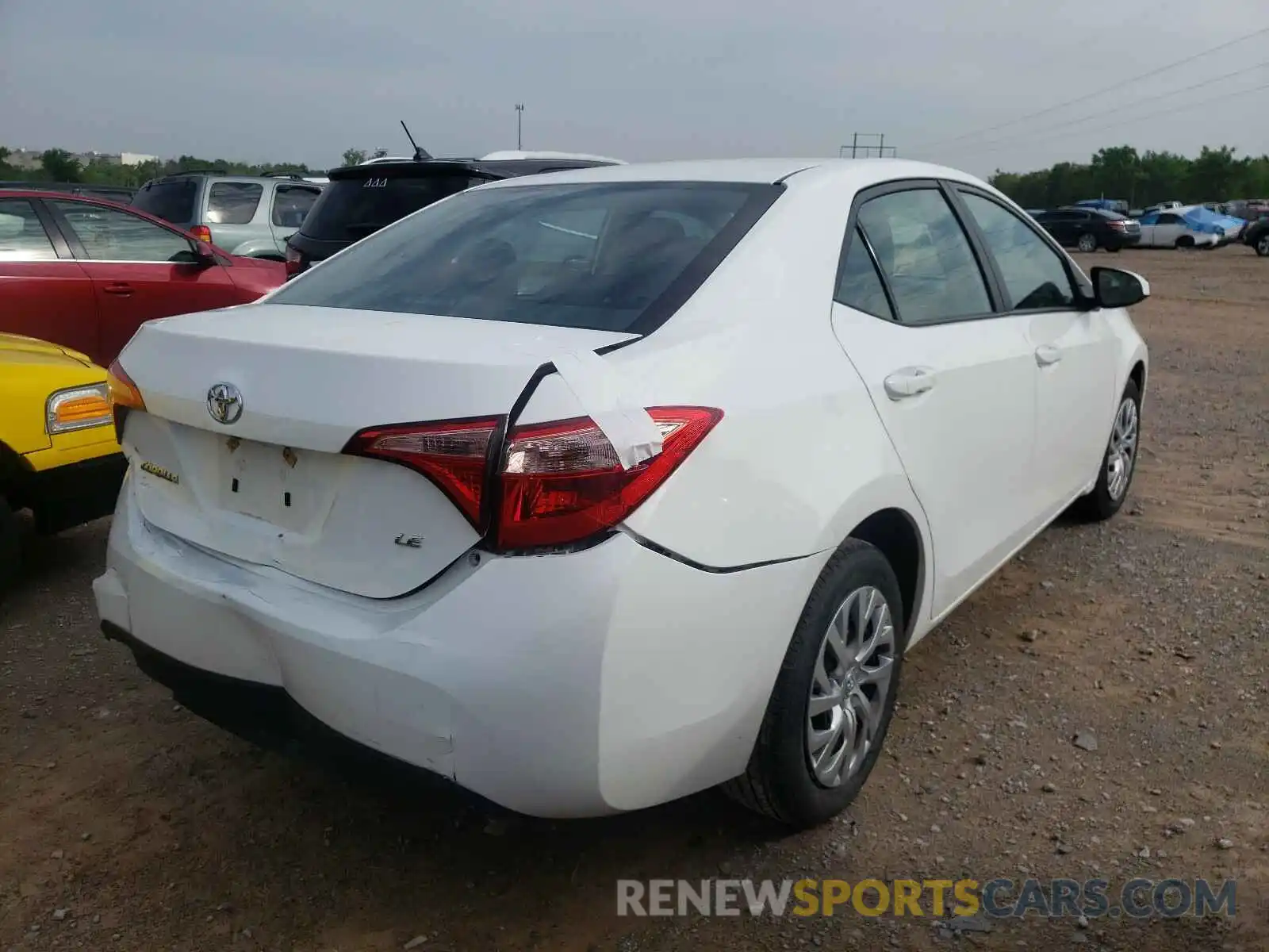 4 Photograph of a damaged car 2T1BURHE4KC238895 TOYOTA COROLLA 2019