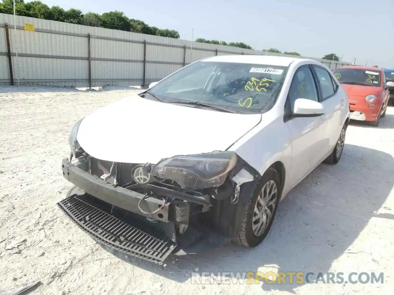 2 Фотография поврежденного автомобиля 2T1BURHE4KC239559 TOYOTA COROLLA 2019