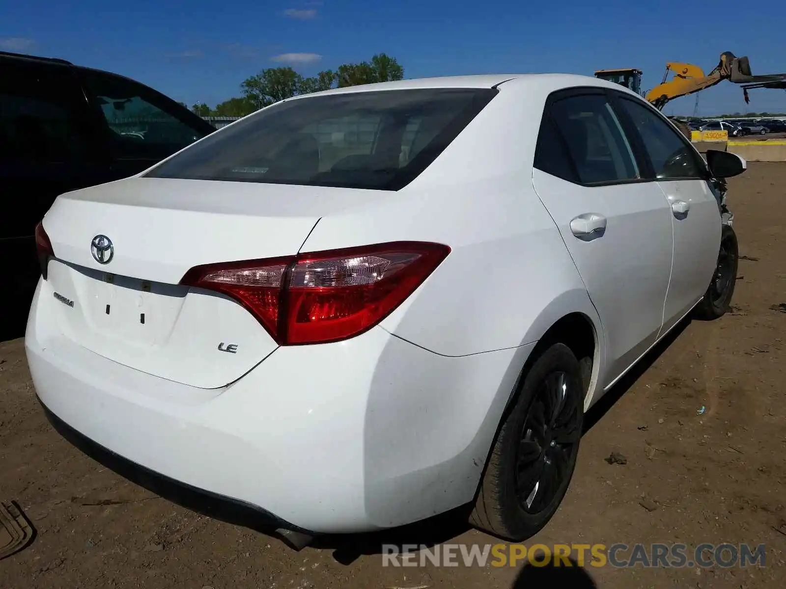 4 Photograph of a damaged car 2T1BURHE4KC239786 TOYOTA COROLLA 2019