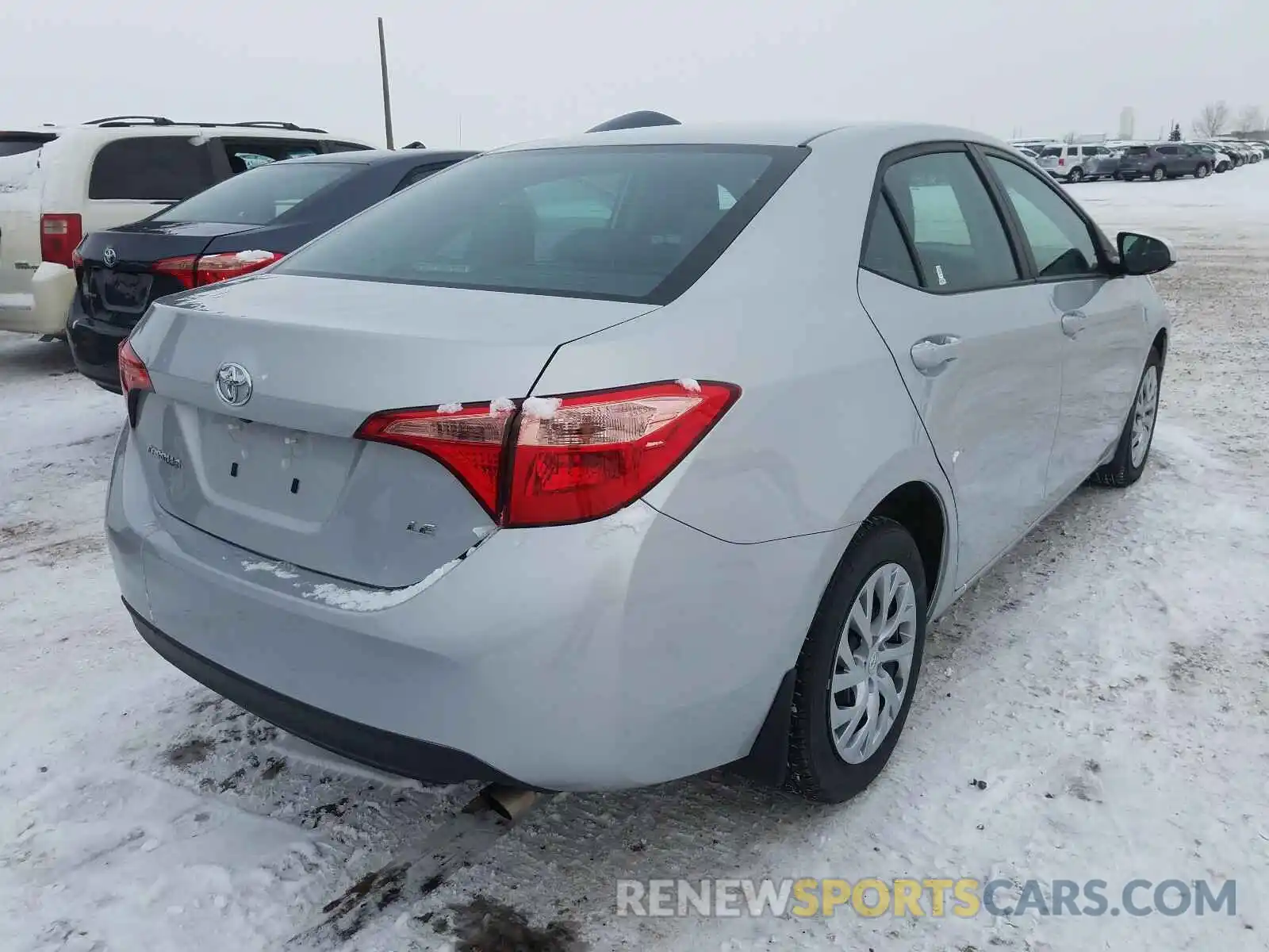 4 Photograph of a damaged car 2T1BURHE4KC239903 TOYOTA COROLLA 2019