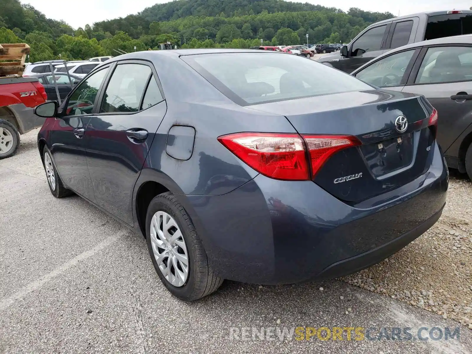 3 Photograph of a damaged car 2T1BURHE4KC240890 TOYOTA COROLLA 2019