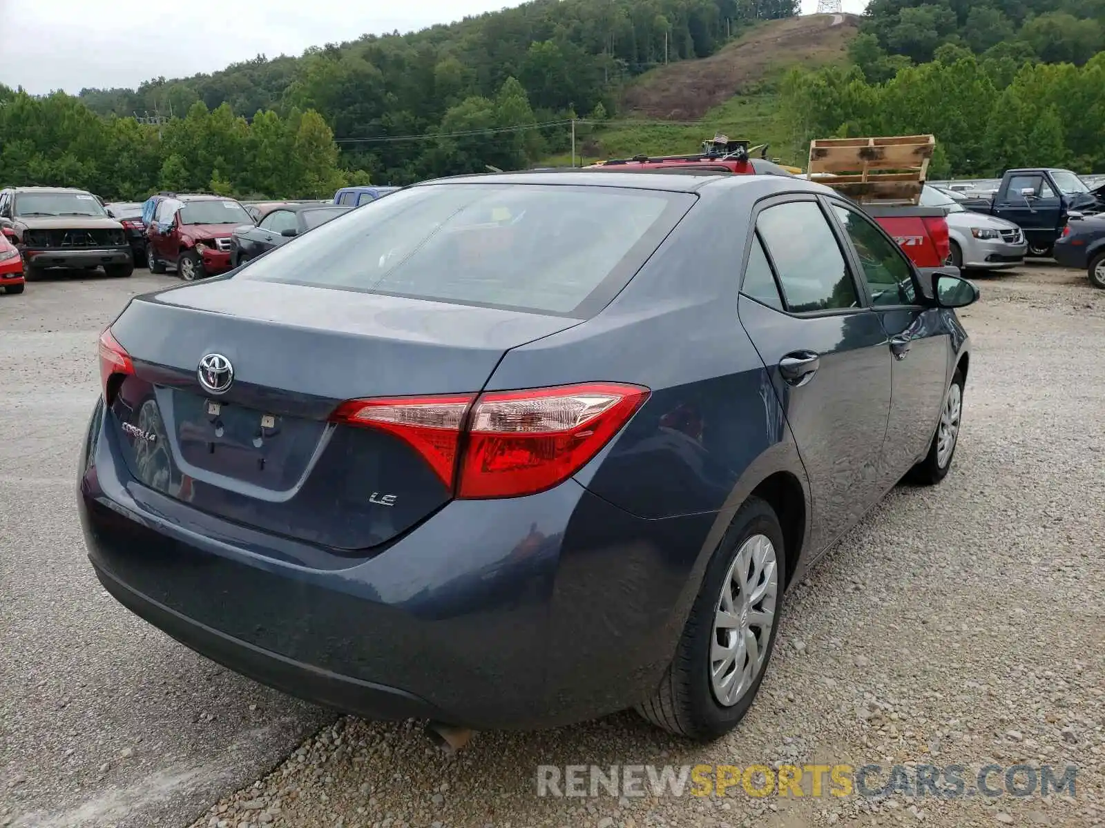 4 Photograph of a damaged car 2T1BURHE4KC240890 TOYOTA COROLLA 2019