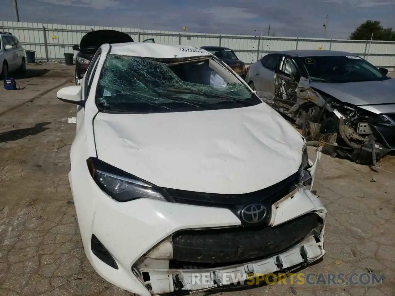 9 Photograph of a damaged car 2T1BURHE4KC241005 TOYOTA COROLLA 2019