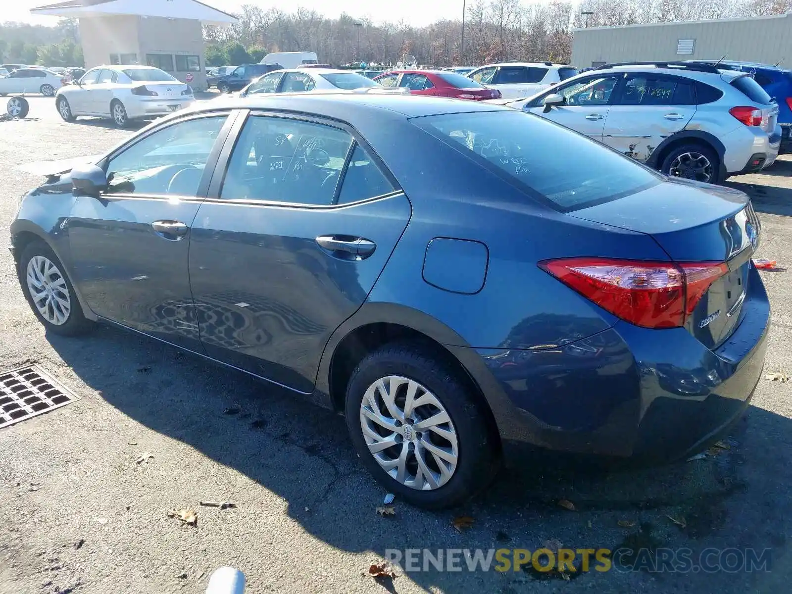 3 Photograph of a damaged car 2T1BURHE4KC241022 TOYOTA COROLLA 2019