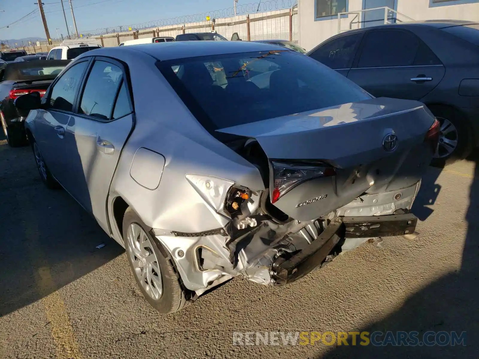 3 Photograph of a damaged car 2T1BURHE4KC241411 TOYOTA COROLLA 2019