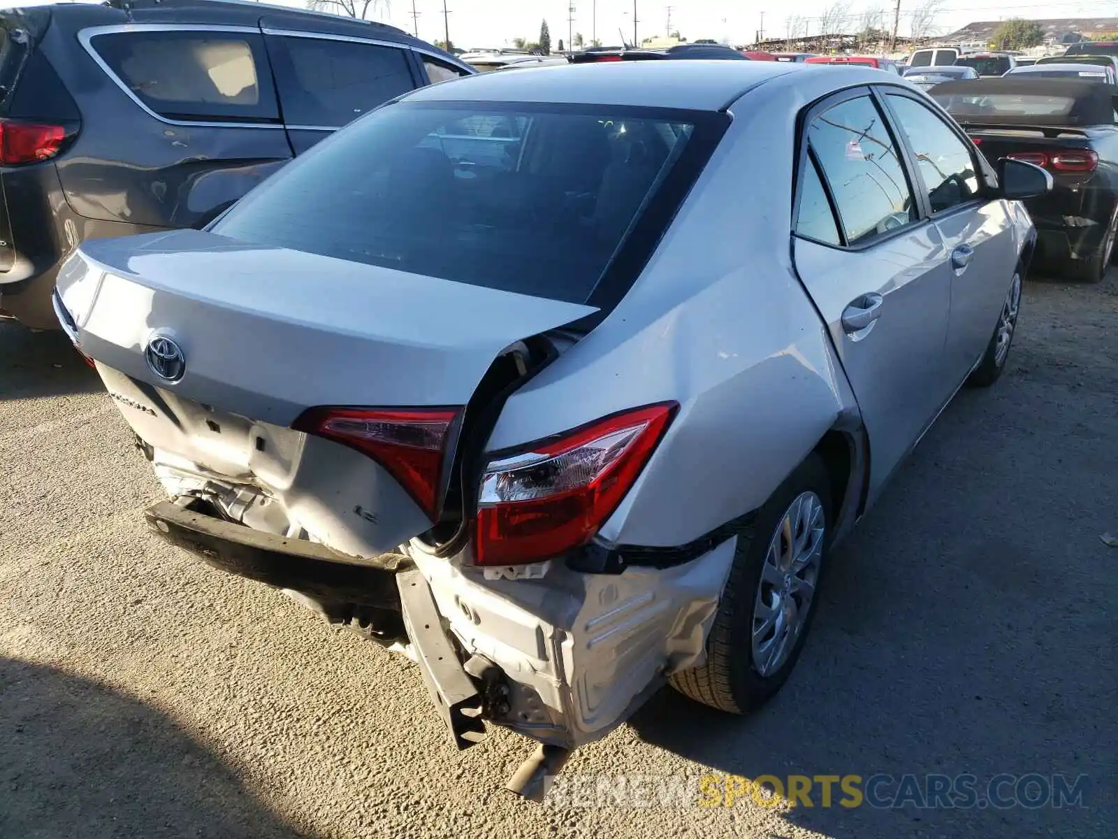 4 Photograph of a damaged car 2T1BURHE4KC241411 TOYOTA COROLLA 2019