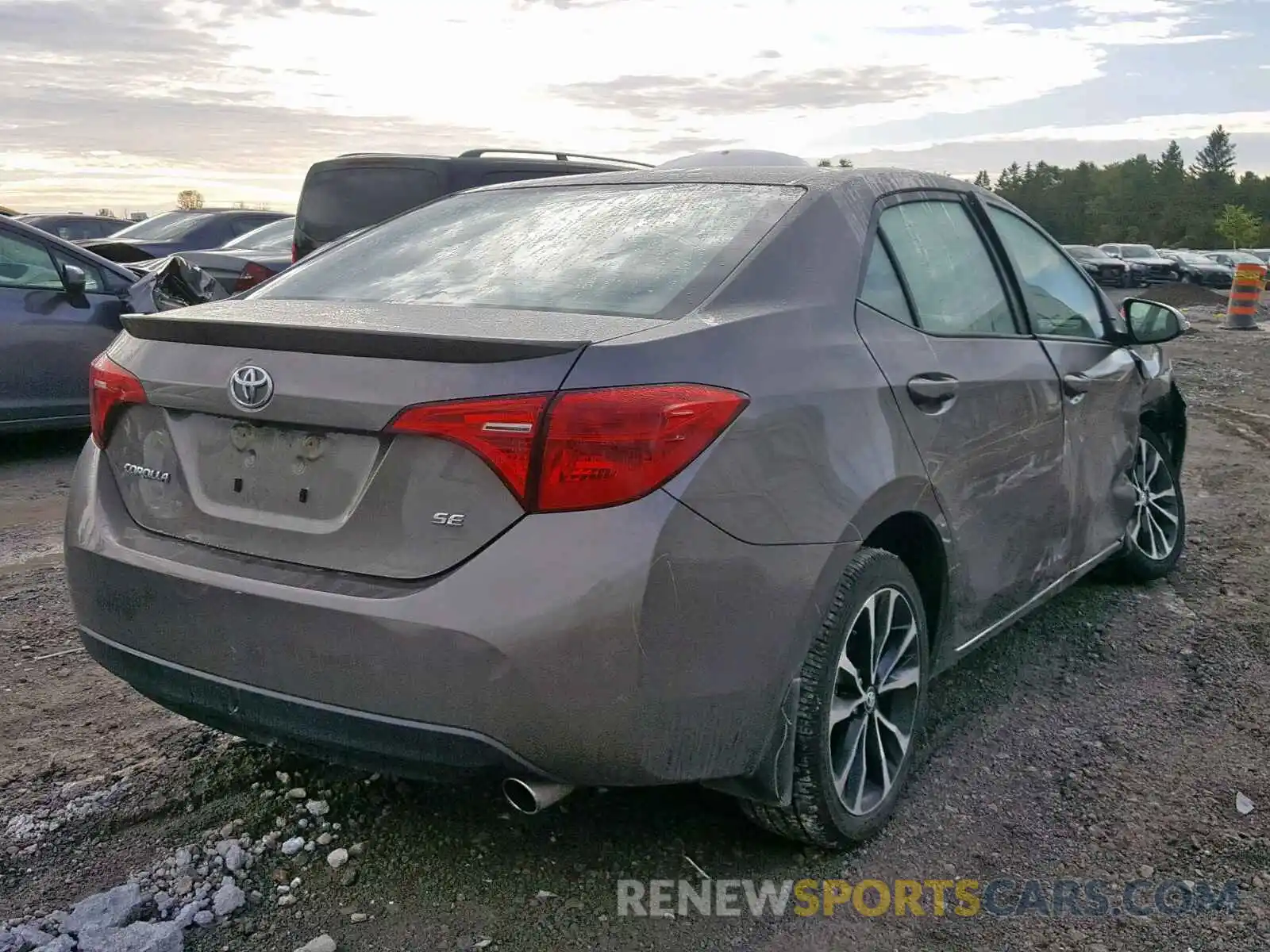 4 Photograph of a damaged car 2T1BURHE4KC241635 TOYOTA COROLLA 2019