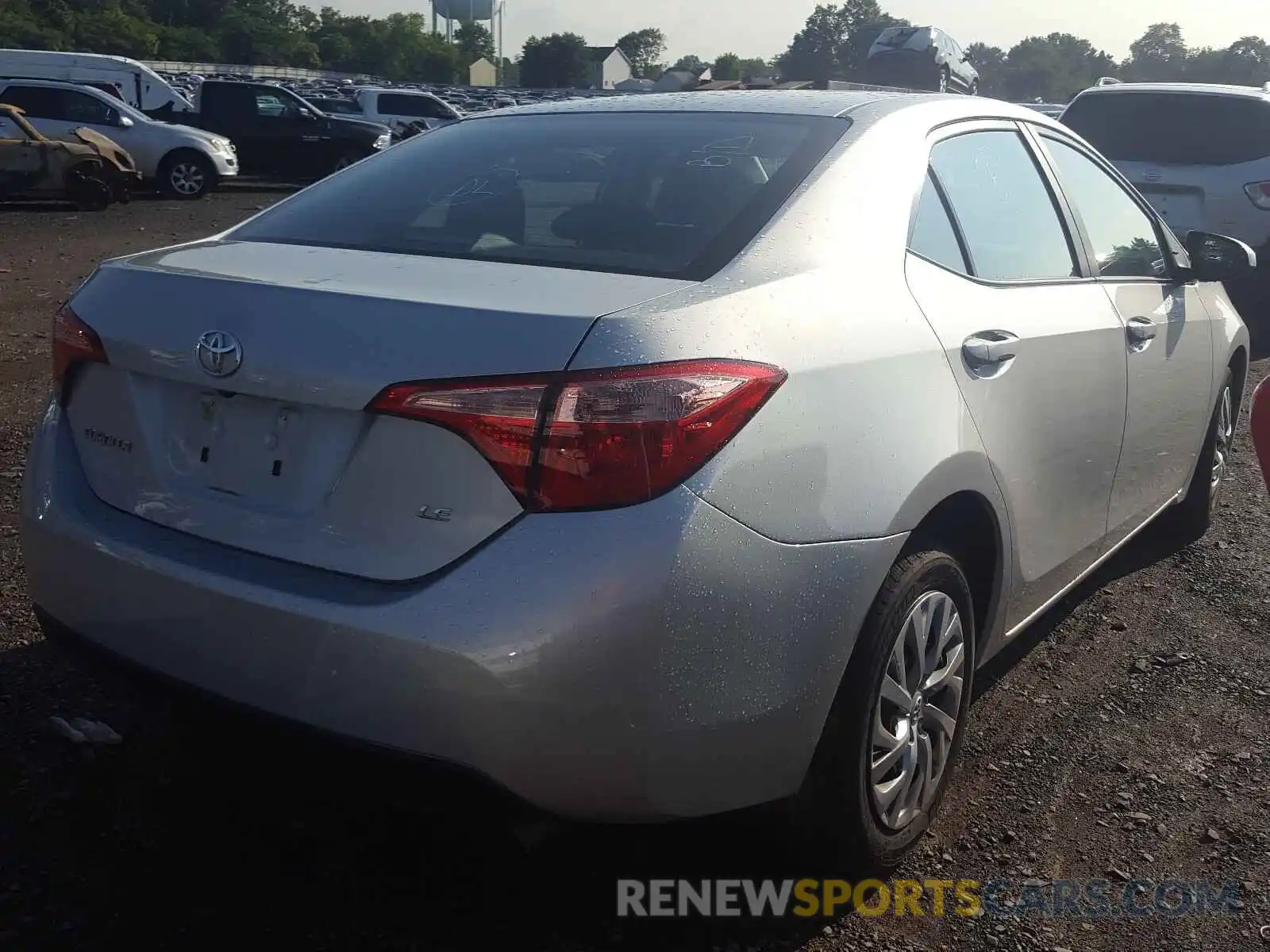 4 Photograph of a damaged car 2T1BURHE4KC241733 TOYOTA COROLLA 2019