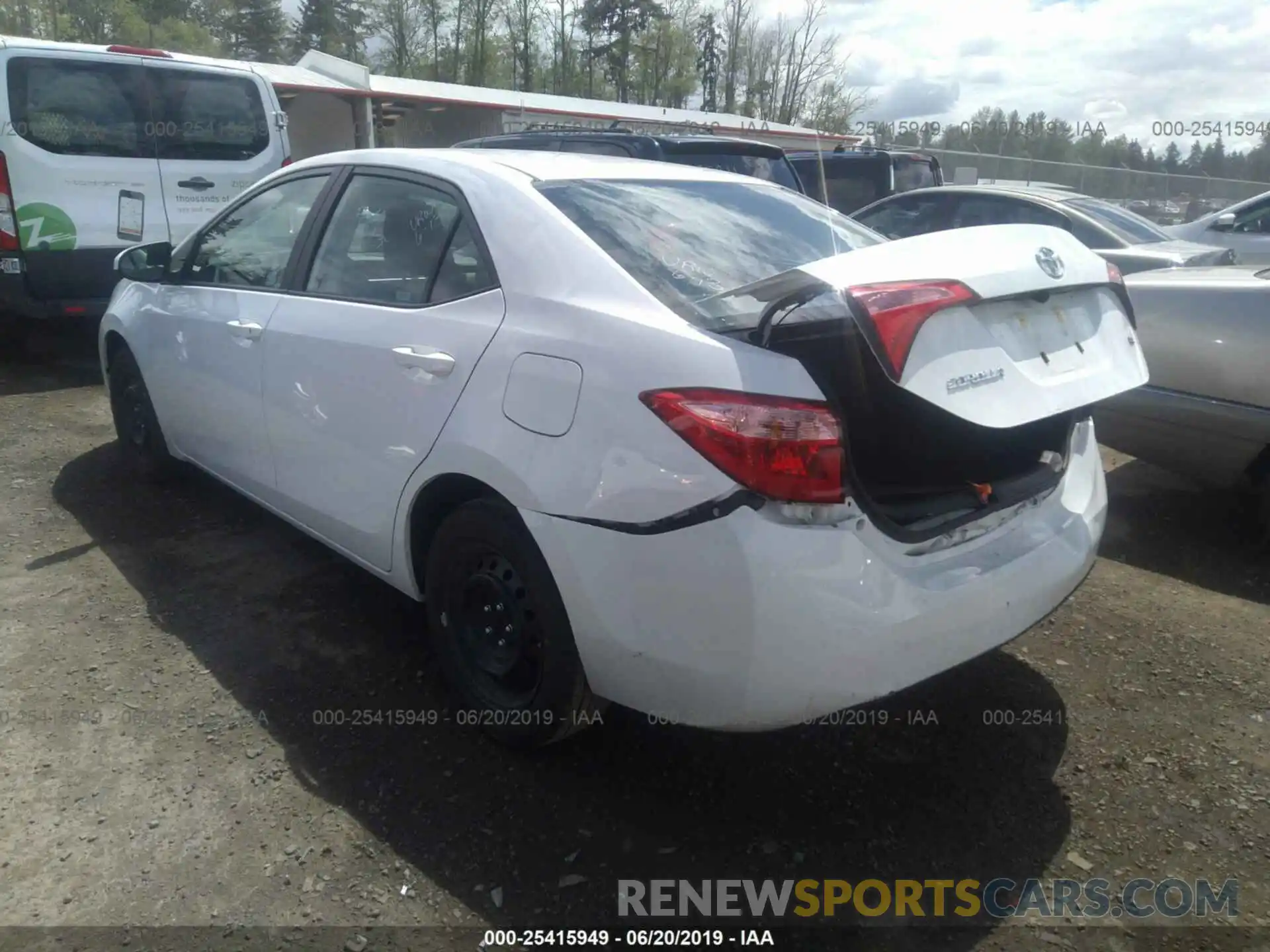 3 Photograph of a damaged car 2T1BURHE4KC242655 TOYOTA COROLLA 2019