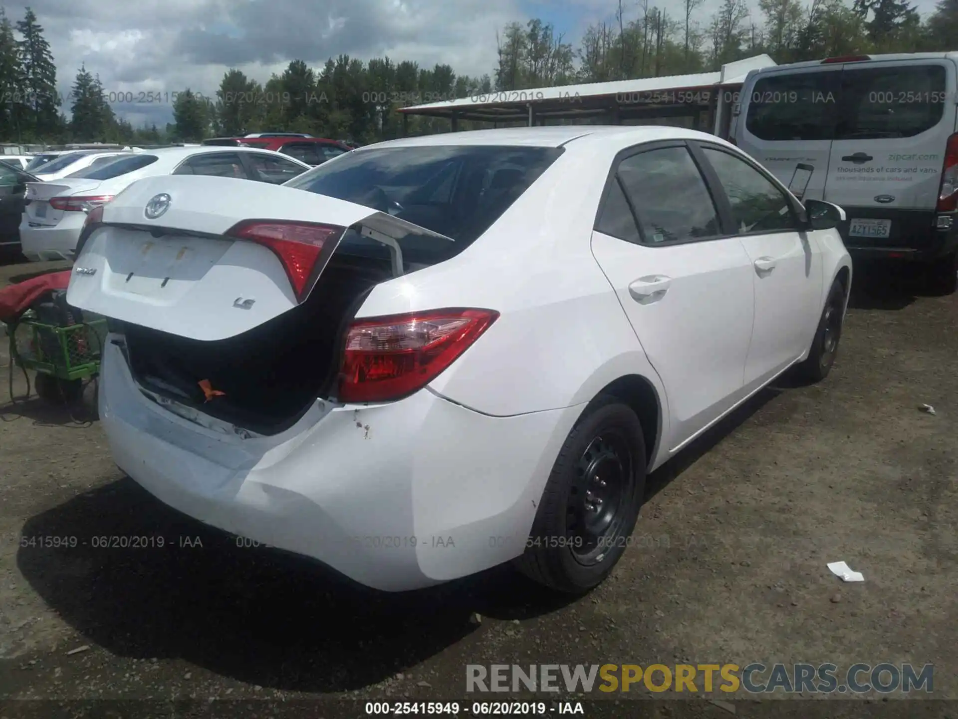 4 Photograph of a damaged car 2T1BURHE4KC242655 TOYOTA COROLLA 2019