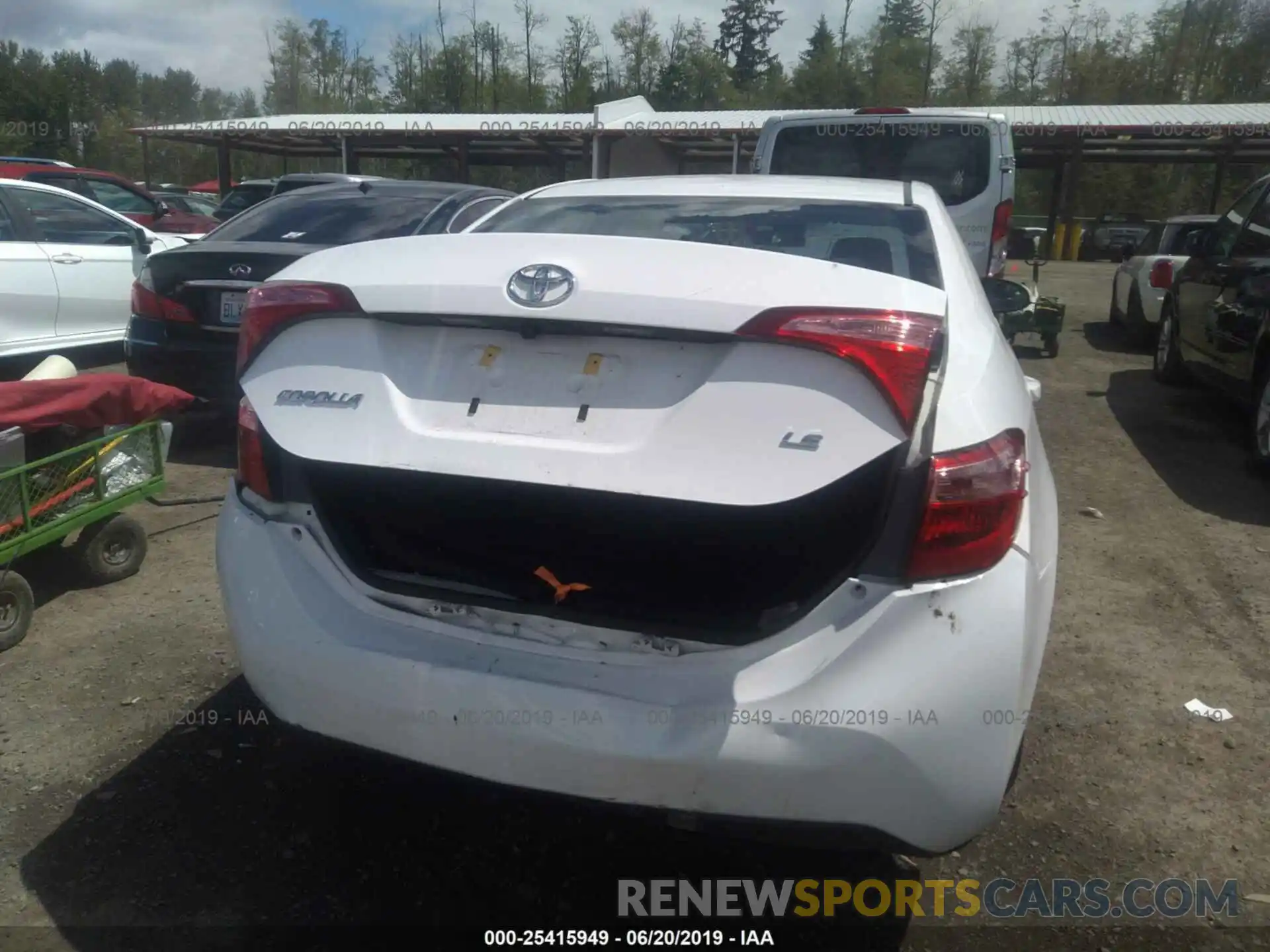 6 Photograph of a damaged car 2T1BURHE4KC242655 TOYOTA COROLLA 2019