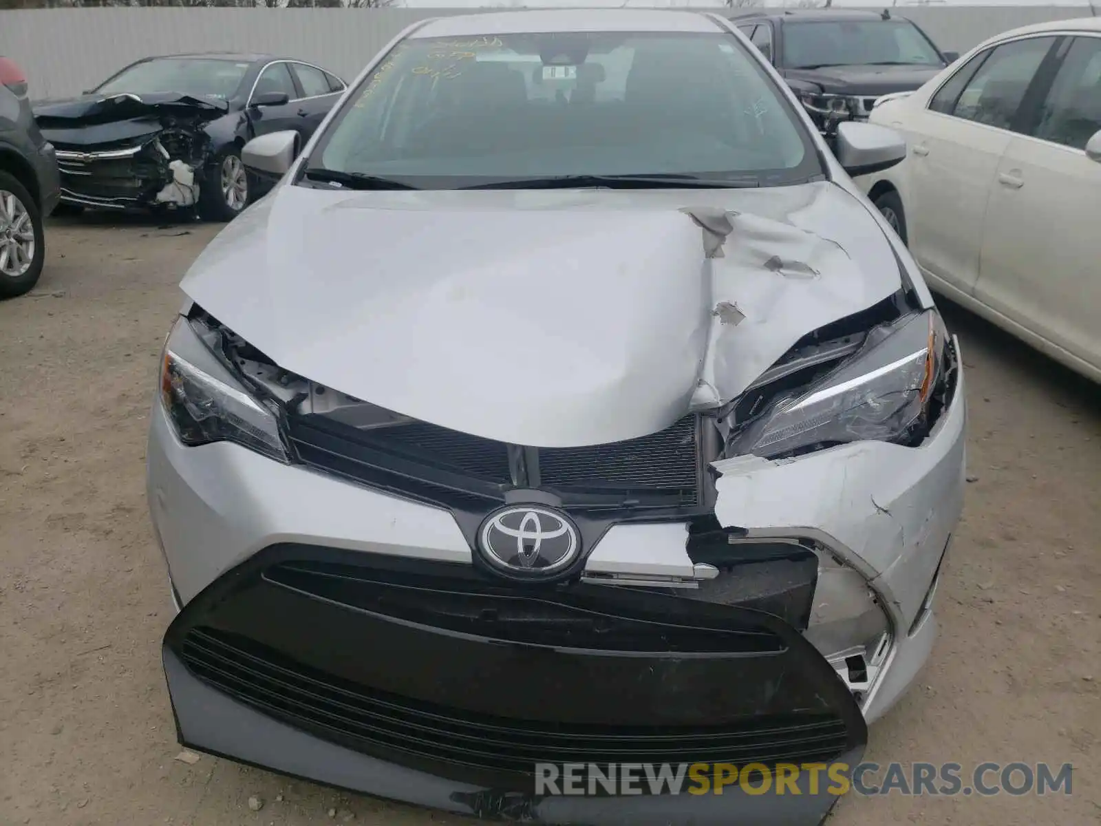 9 Photograph of a damaged car 2T1BURHE4KC243014 TOYOTA COROLLA 2019