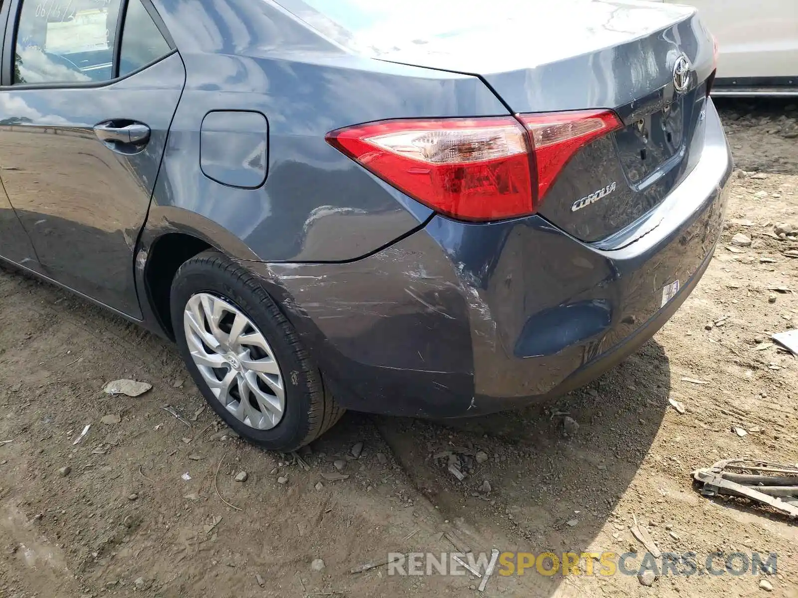 9 Photograph of a damaged car 2T1BURHE4KC243028 TOYOTA COROLLA 2019