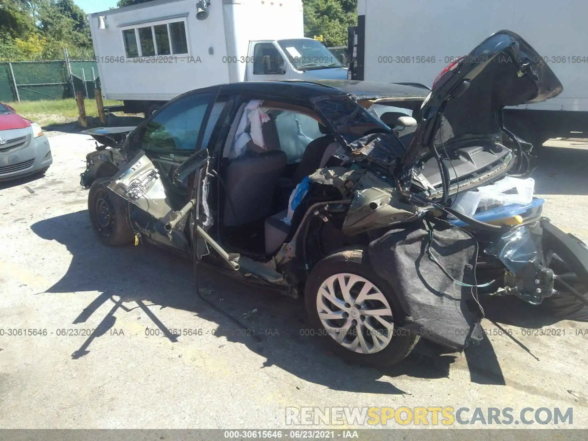 3 Photograph of a damaged car 2T1BURHE4KC243790 TOYOTA COROLLA 2019