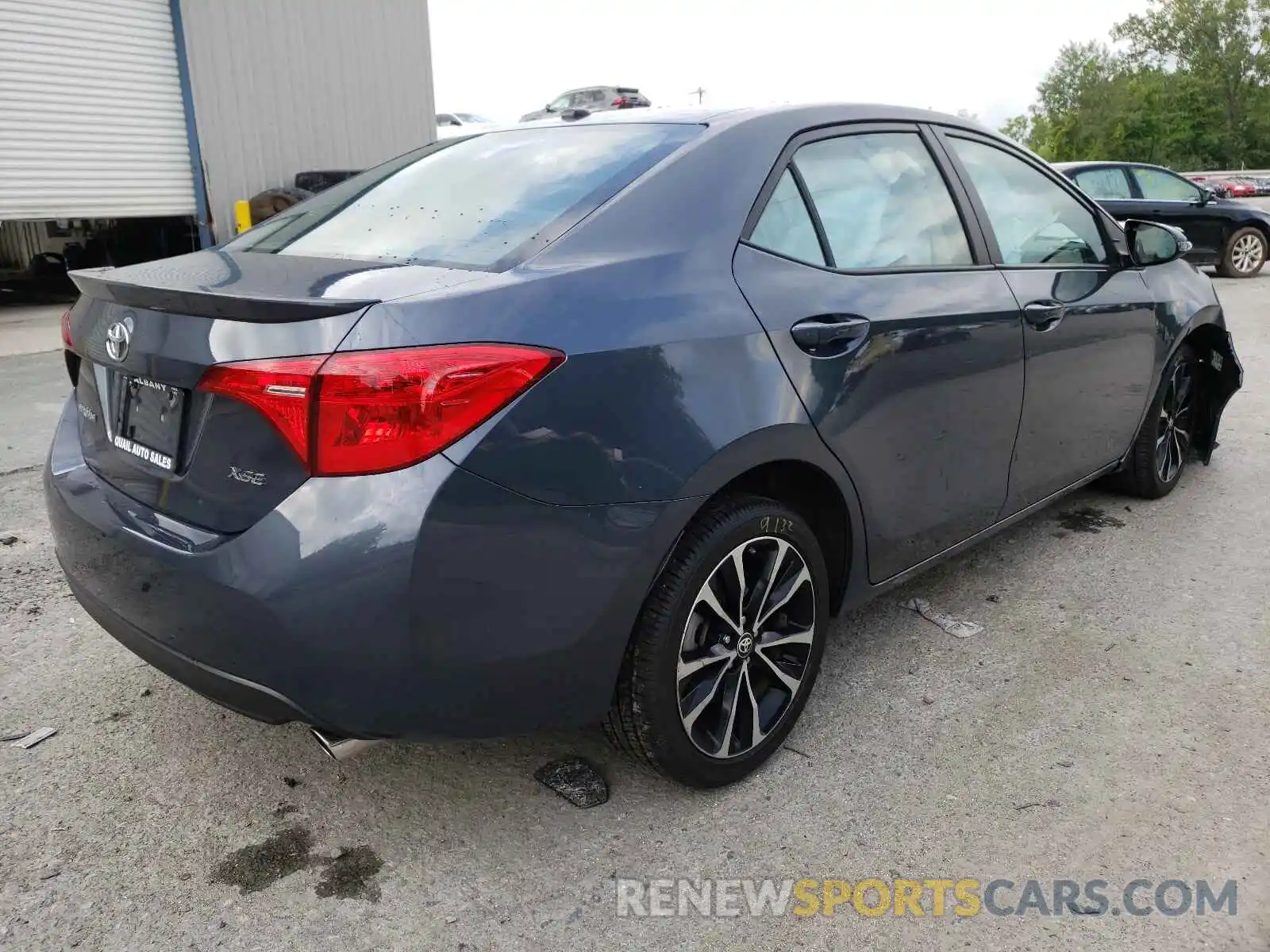 4 Photograph of a damaged car 2T1BURHE4KC244423 TOYOTA COROLLA 2019