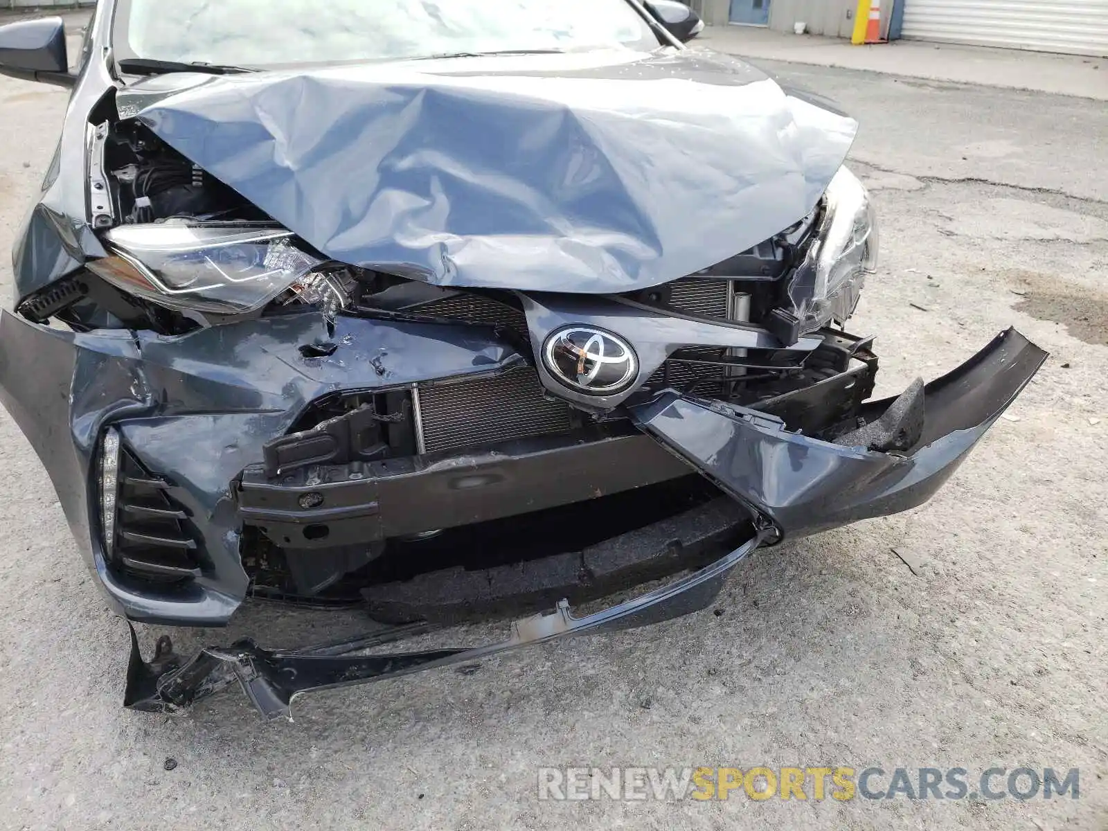 9 Photograph of a damaged car 2T1BURHE4KC244423 TOYOTA COROLLA 2019