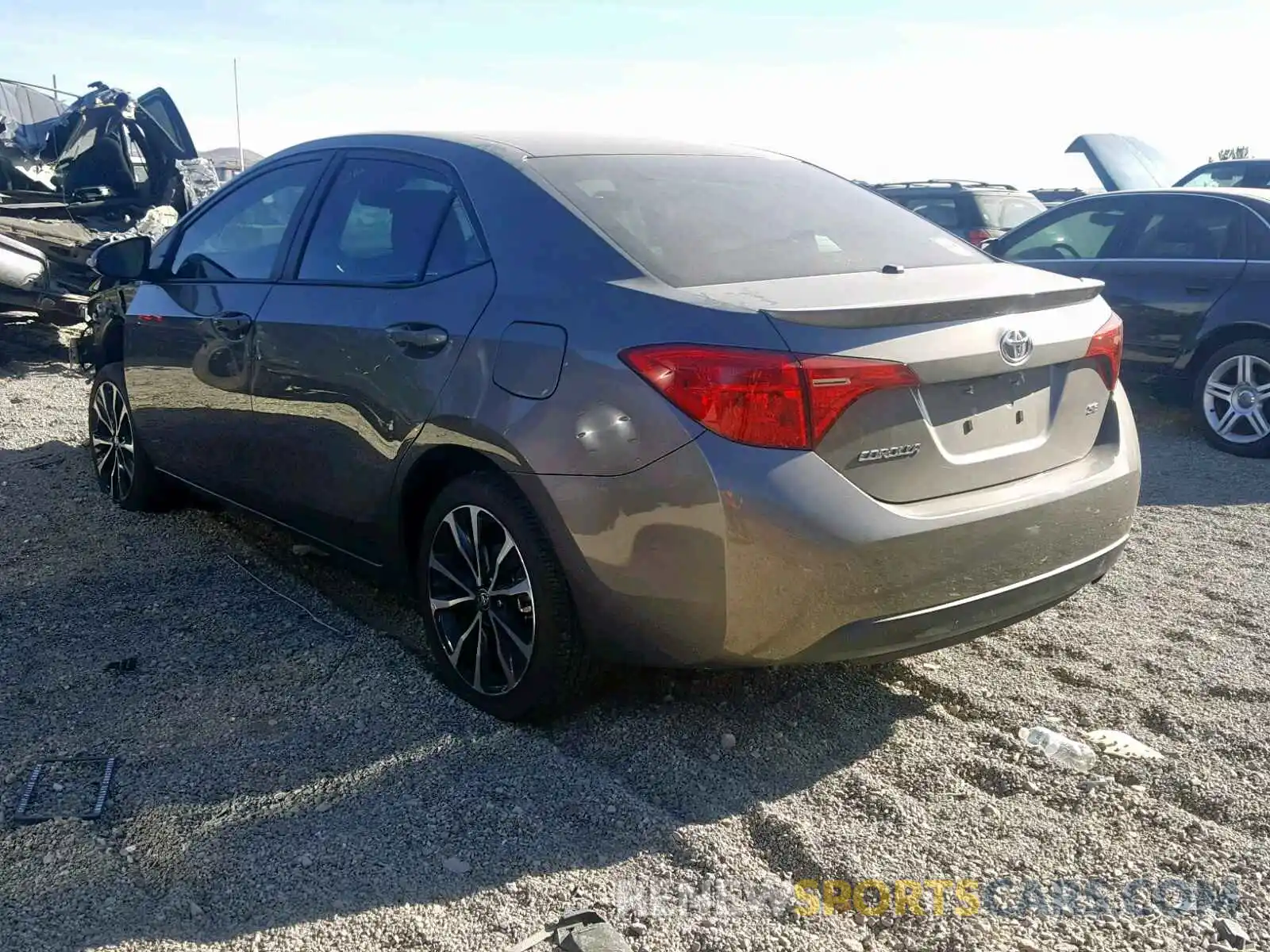 3 Photograph of a damaged car 2T1BURHE4KC245491 TOYOTA COROLLA 2019