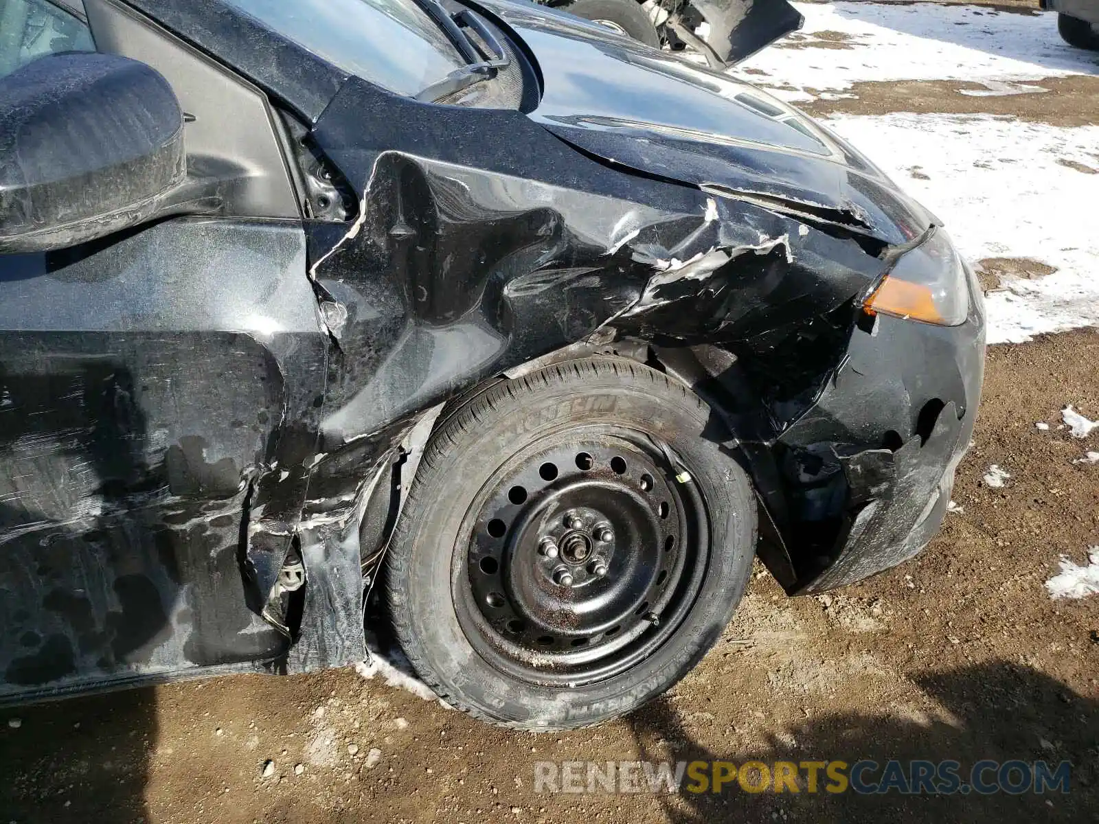 9 Photograph of a damaged car 2T1BURHE4KC246561 TOYOTA COROLLA 2019