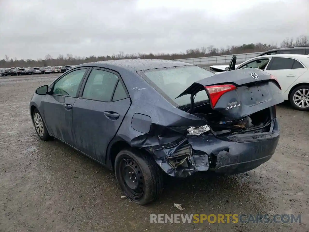 3 Photograph of a damaged car 2T1BURHE4KC246883 TOYOTA COROLLA 2019