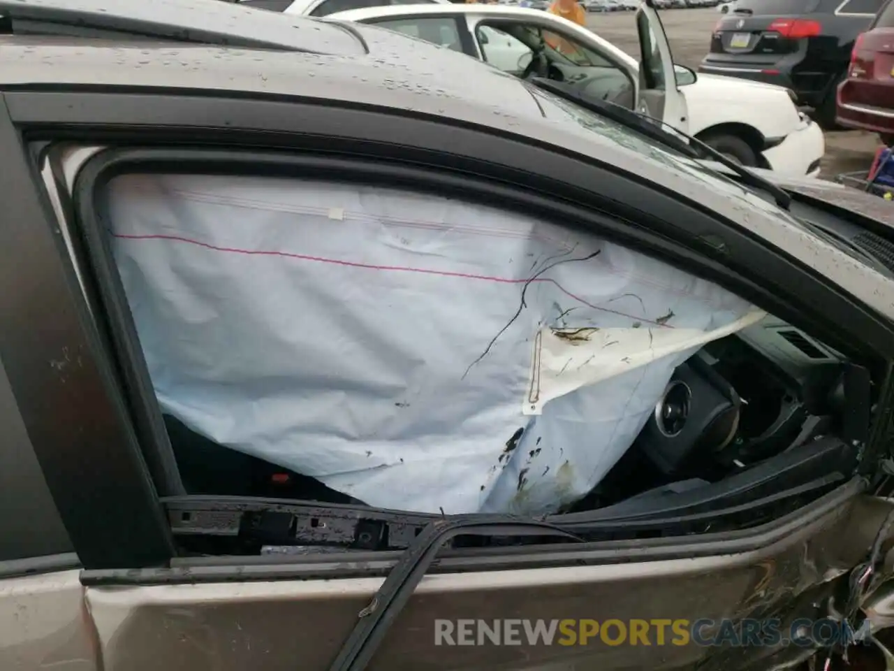 5 Photograph of a damaged car 2T1BURHE5KC125277 TOYOTA COROLLA 2019