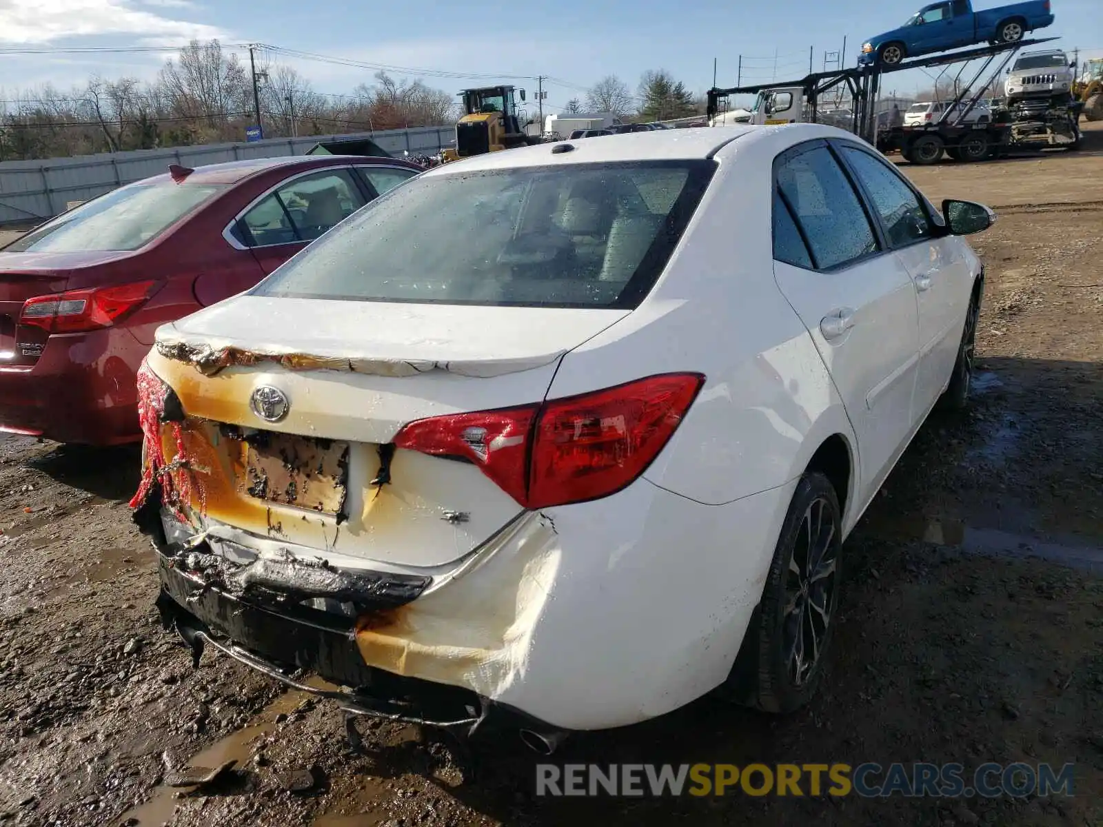 4 Photograph of a damaged car 2T1BURHE5KC125697 TOYOTA COROLLA 2019