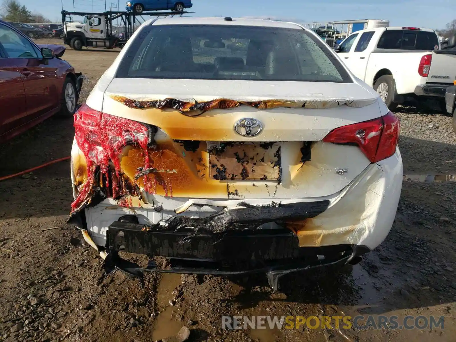 9 Photograph of a damaged car 2T1BURHE5KC125697 TOYOTA COROLLA 2019