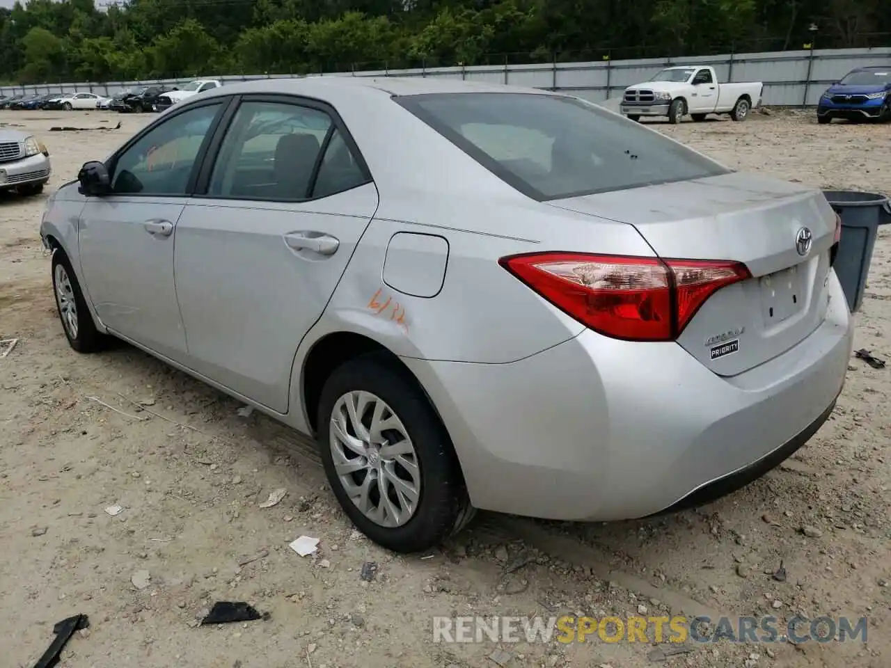 3 Photograph of a damaged car 2T1BURHE5KC126185 TOYOTA COROLLA 2019