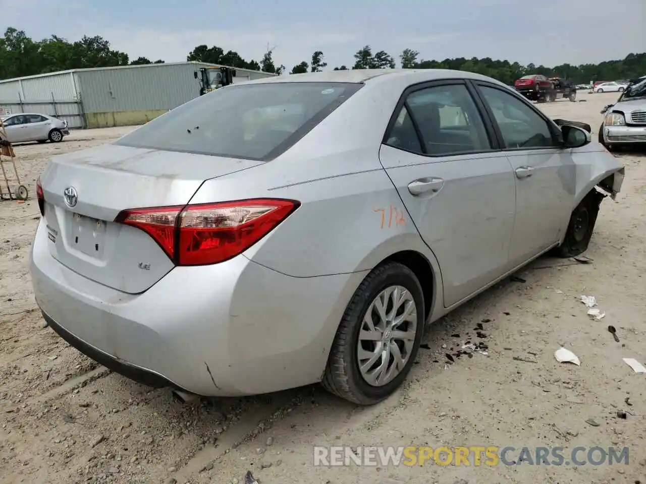 4 Photograph of a damaged car 2T1BURHE5KC126185 TOYOTA COROLLA 2019