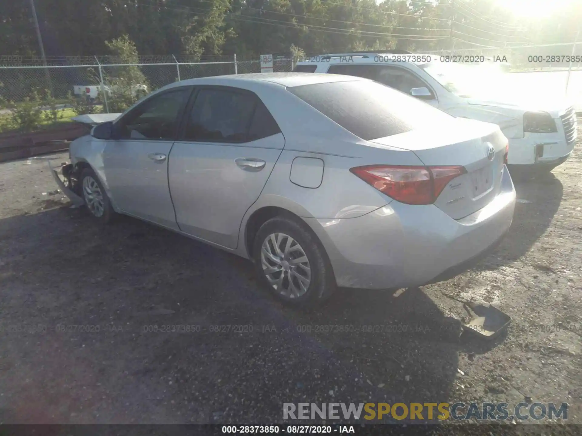 3 Photograph of a damaged car 2T1BURHE5KC126526 TOYOTA COROLLA 2019