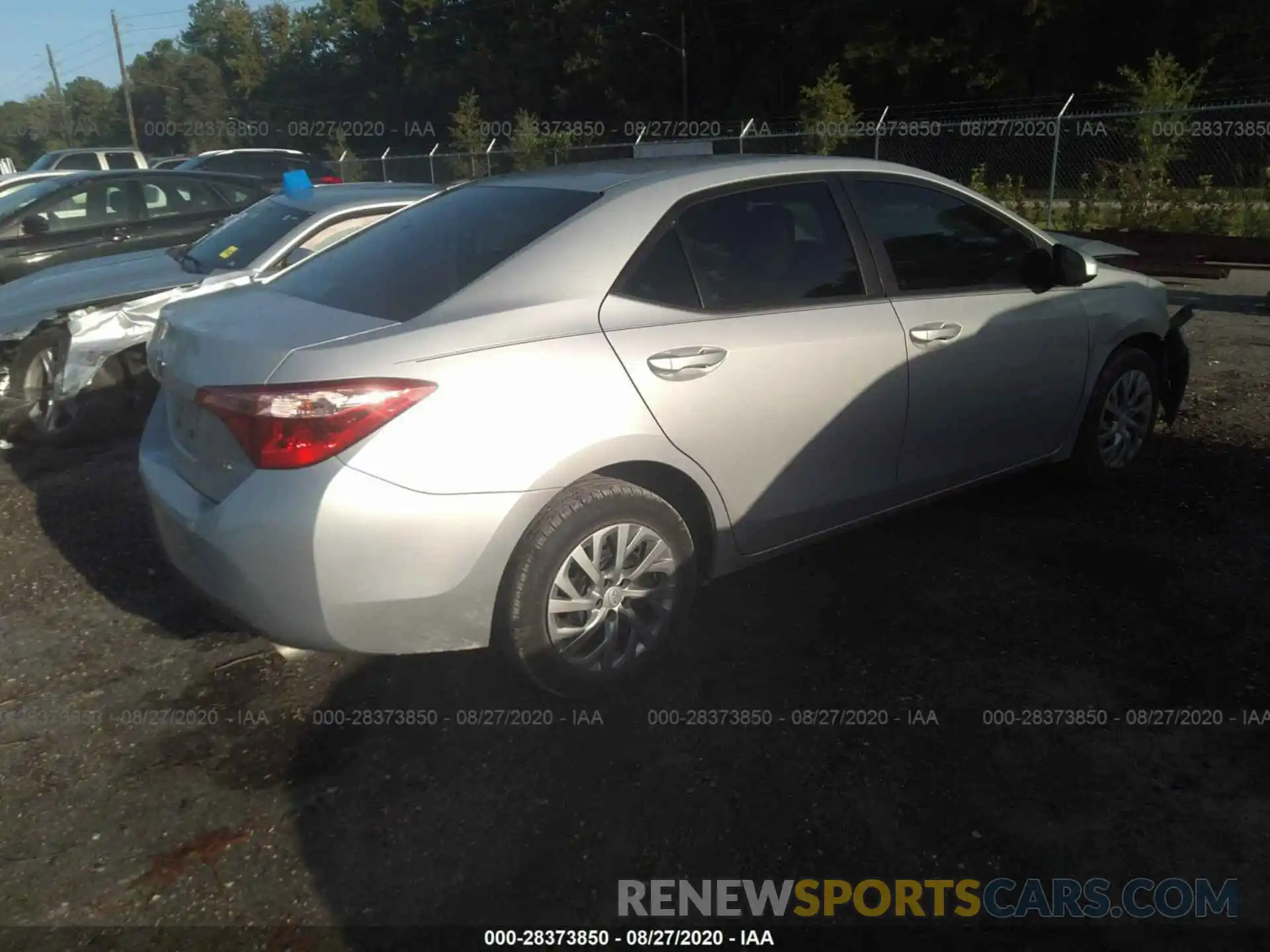 4 Photograph of a damaged car 2T1BURHE5KC126526 TOYOTA COROLLA 2019