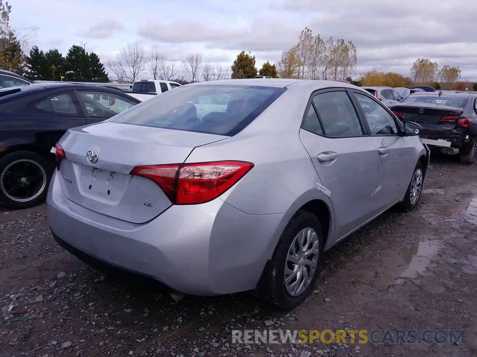 4 Photograph of a damaged car 2T1BURHE5KC127076 TOYOTA COROLLA 2019