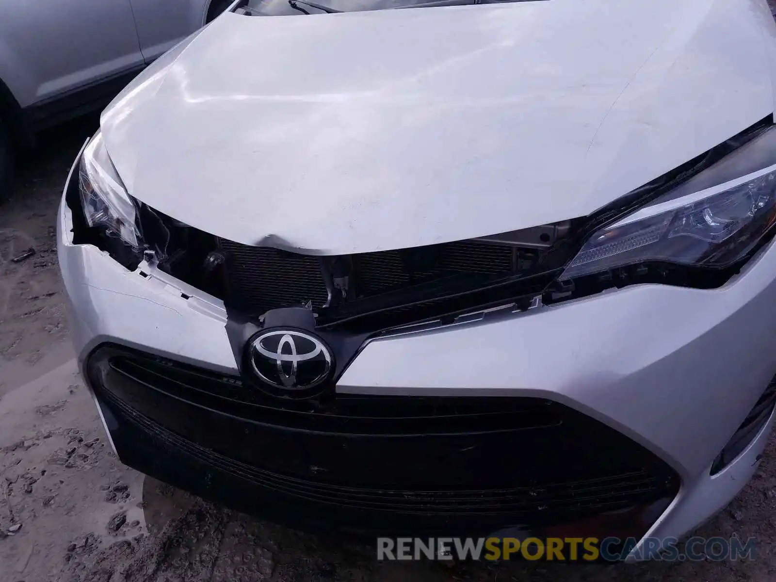 9 Photograph of a damaged car 2T1BURHE5KC127076 TOYOTA COROLLA 2019