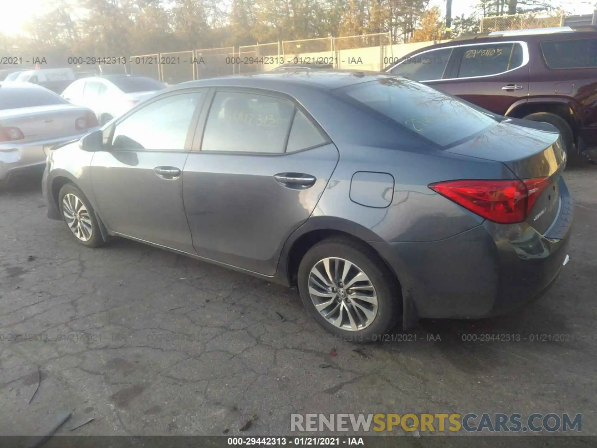 3 Photograph of a damaged car 2T1BURHE5KC127093 TOYOTA COROLLA 2019