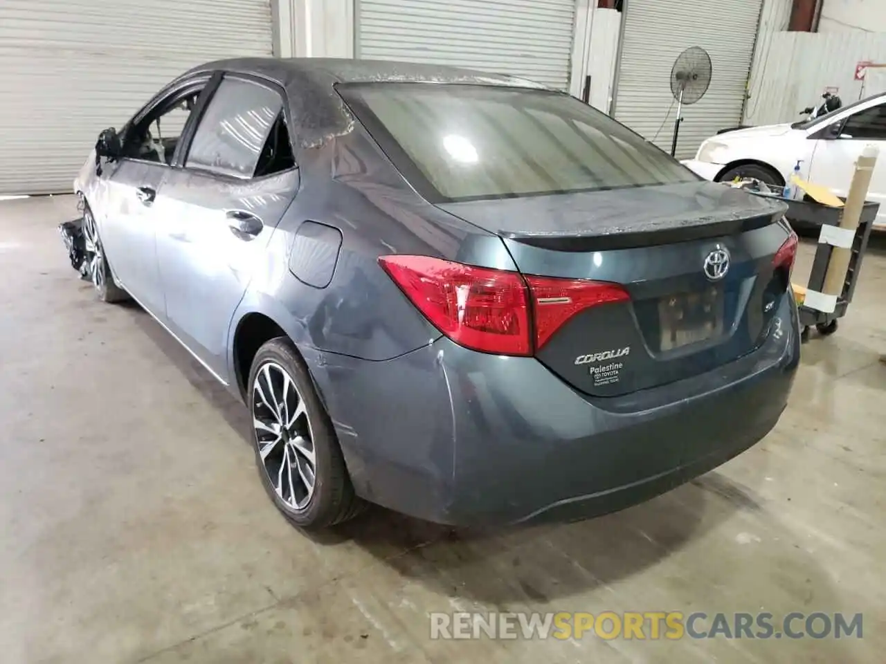 3 Photograph of a damaged car 2T1BURHE5KC127210 TOYOTA COROLLA 2019