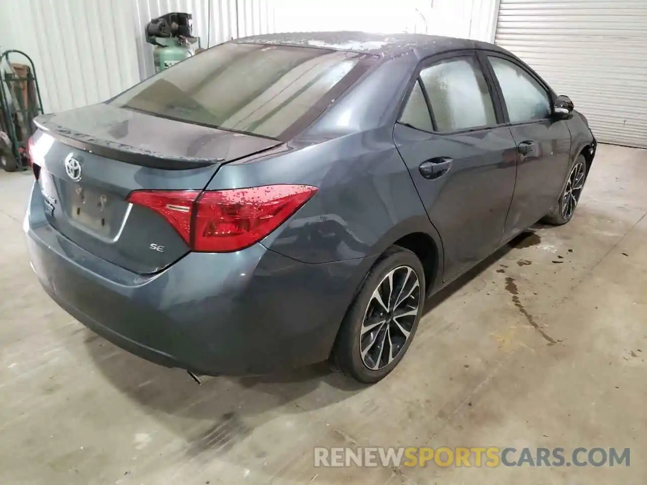 4 Photograph of a damaged car 2T1BURHE5KC127210 TOYOTA COROLLA 2019