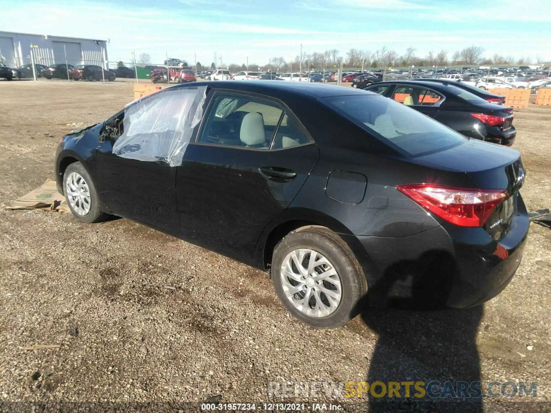 3 Photograph of a damaged car 2T1BURHE5KC127241 TOYOTA COROLLA 2019