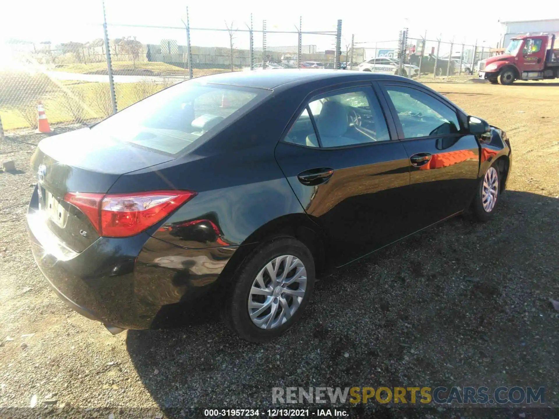 4 Photograph of a damaged car 2T1BURHE5KC127241 TOYOTA COROLLA 2019