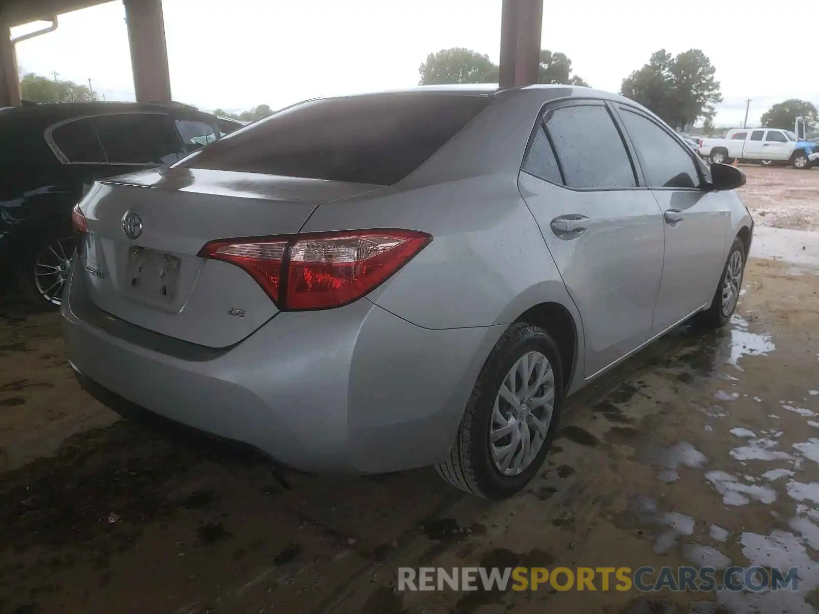 4 Photograph of a damaged car 2T1BURHE5KC127899 TOYOTA COROLLA 2019