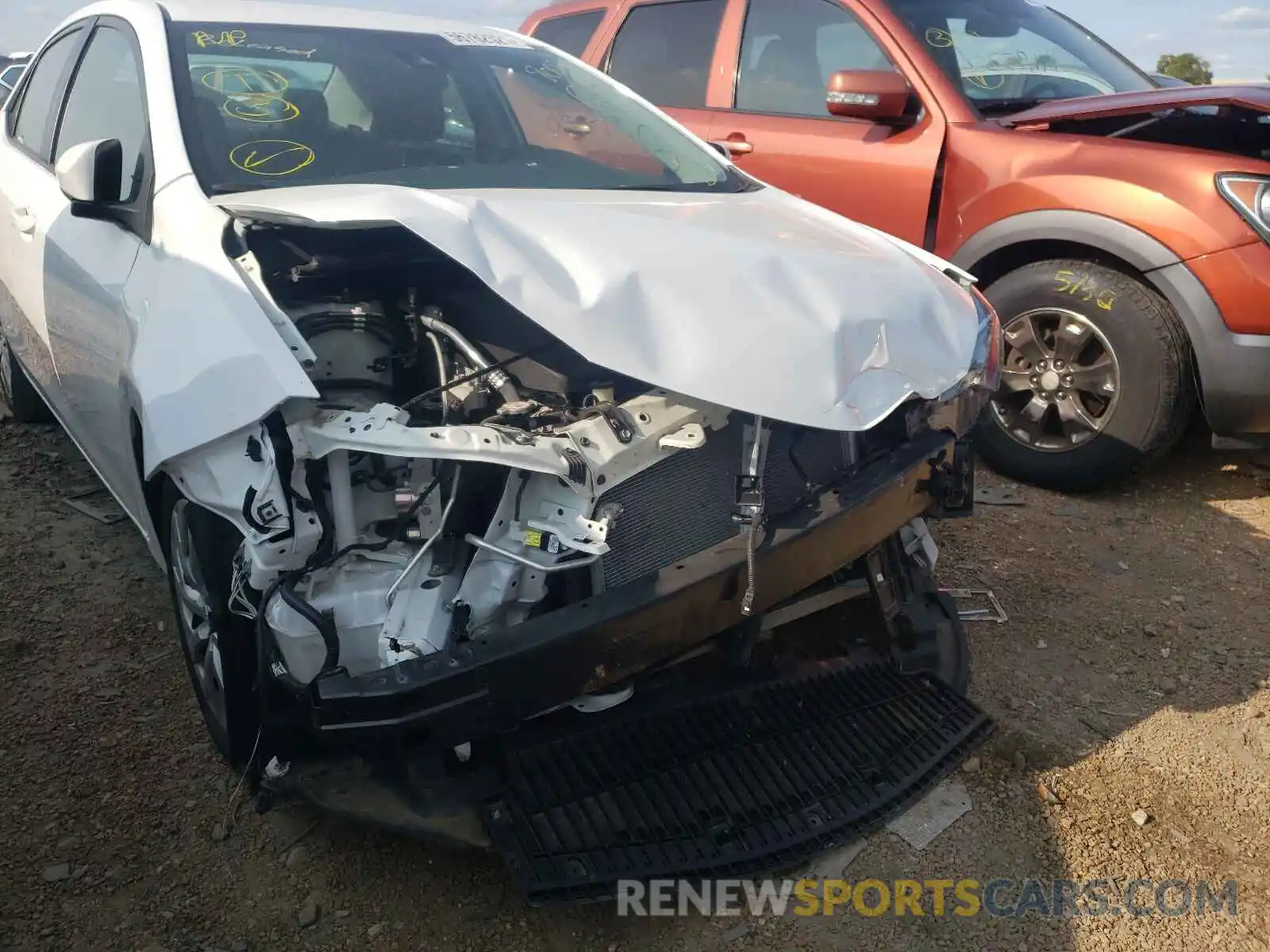 9 Photograph of a damaged car 2T1BURHE5KC128003 TOYOTA COROLLA 2019