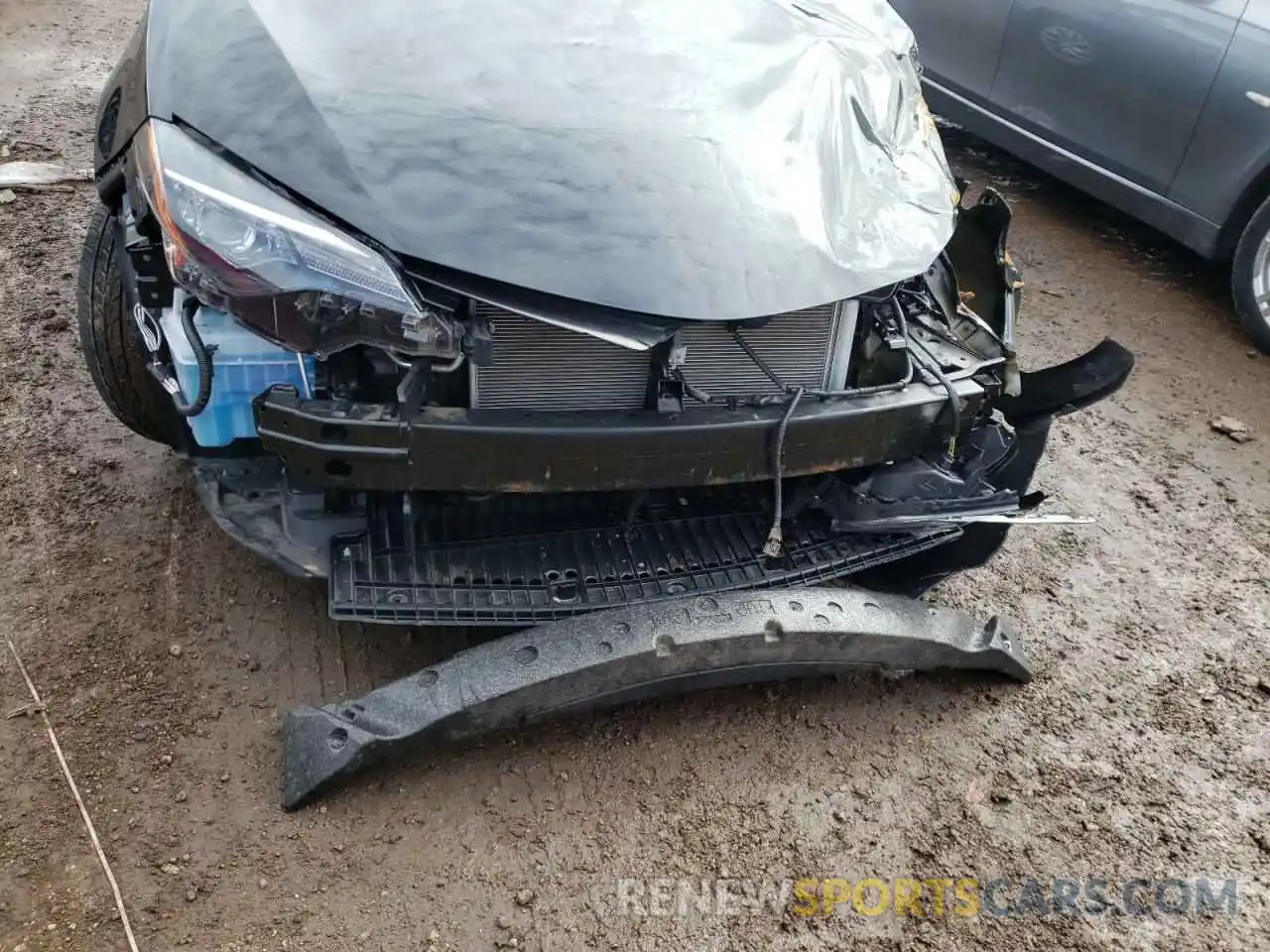 9 Photograph of a damaged car 2T1BURHE5KC128583 TOYOTA COROLLA 2019