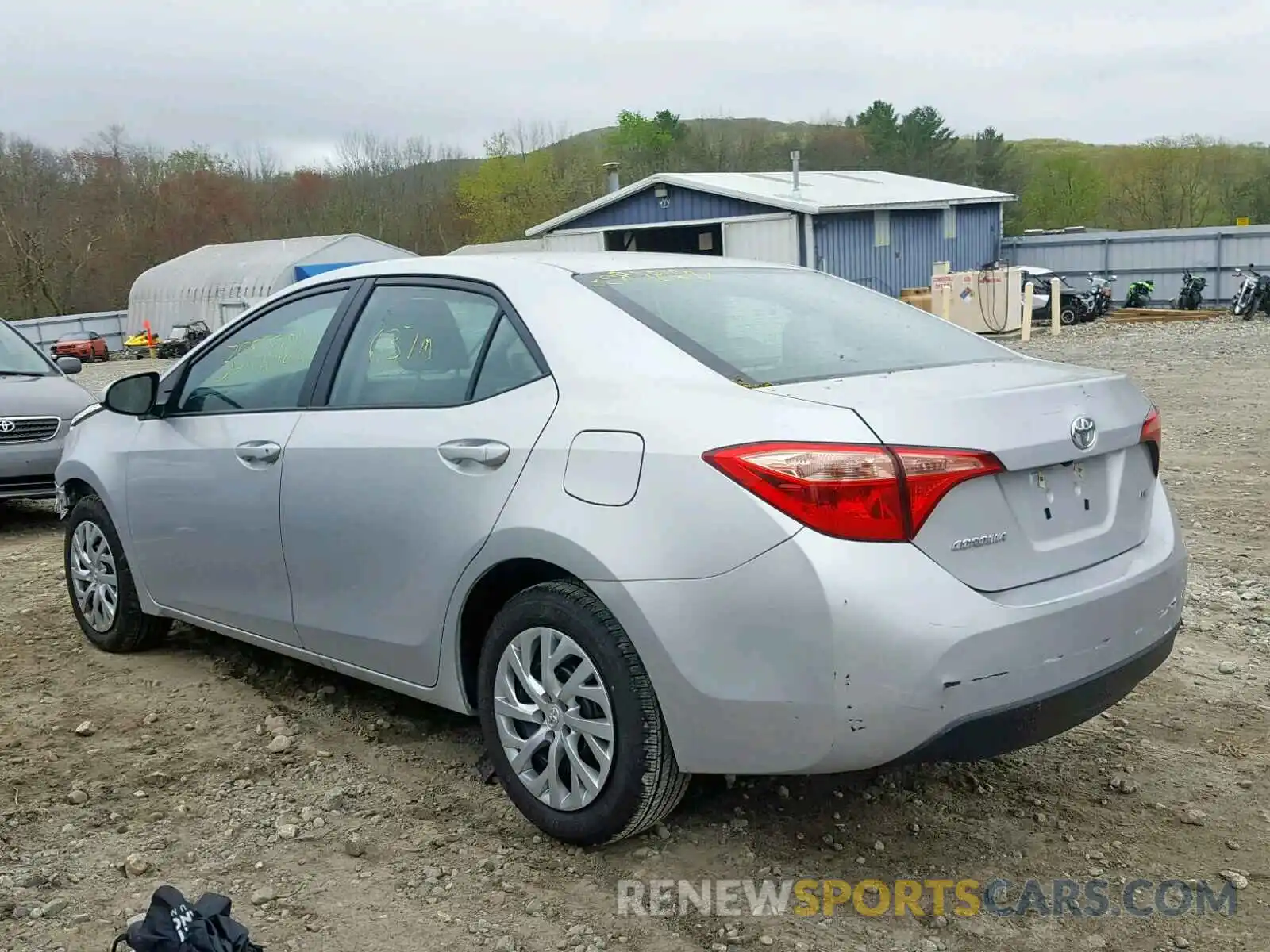 3 Photograph of a damaged car 2T1BURHE5KC128664 TOYOTA COROLLA 2019