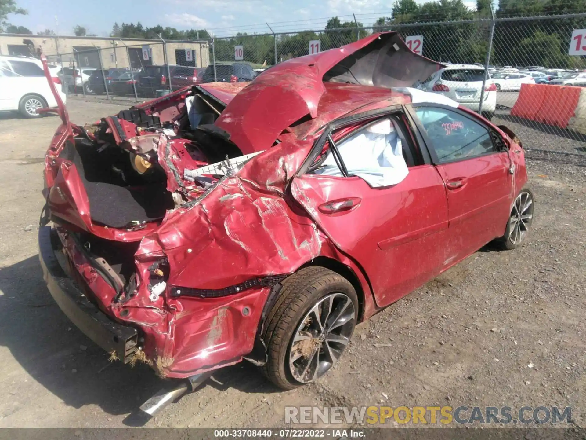 4 Photograph of a damaged car 2T1BURHE5KC130205 TOYOTA COROLLA 2019