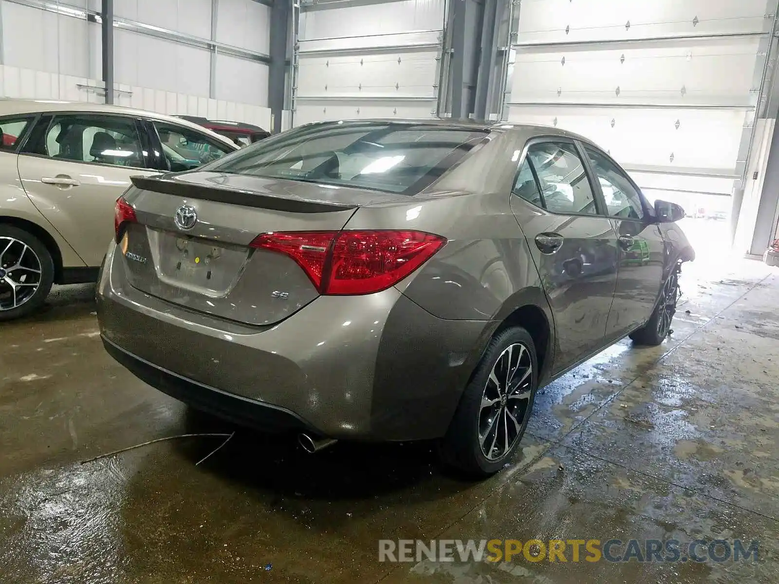 4 Photograph of a damaged car 2T1BURHE5KC130351 TOYOTA COROLLA 2019