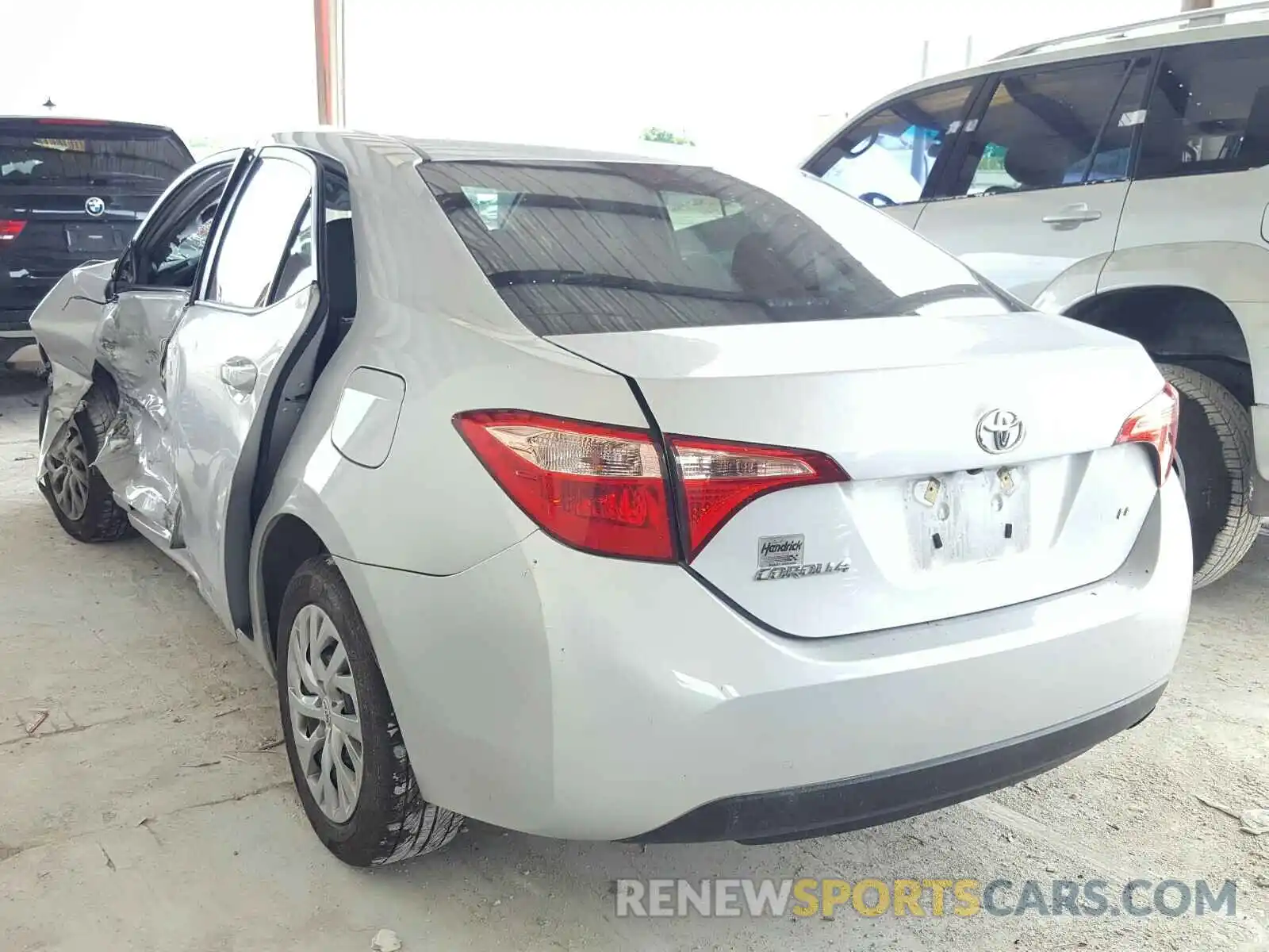 3 Photograph of a damaged car 2T1BURHE5KC132259 TOYOTA COROLLA 2019