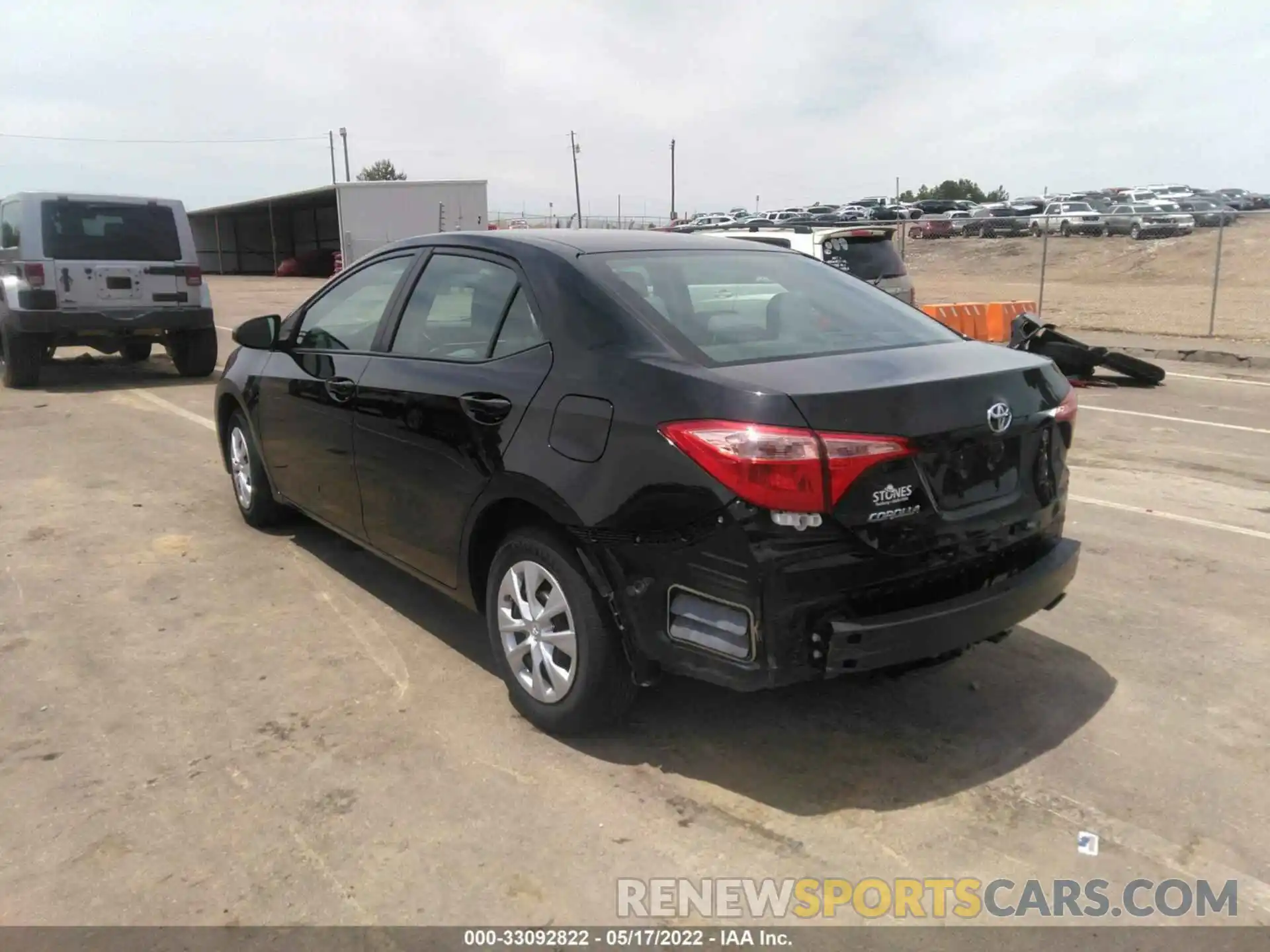 3 Photograph of a damaged car 2T1BURHE5KC132312 TOYOTA COROLLA 2019