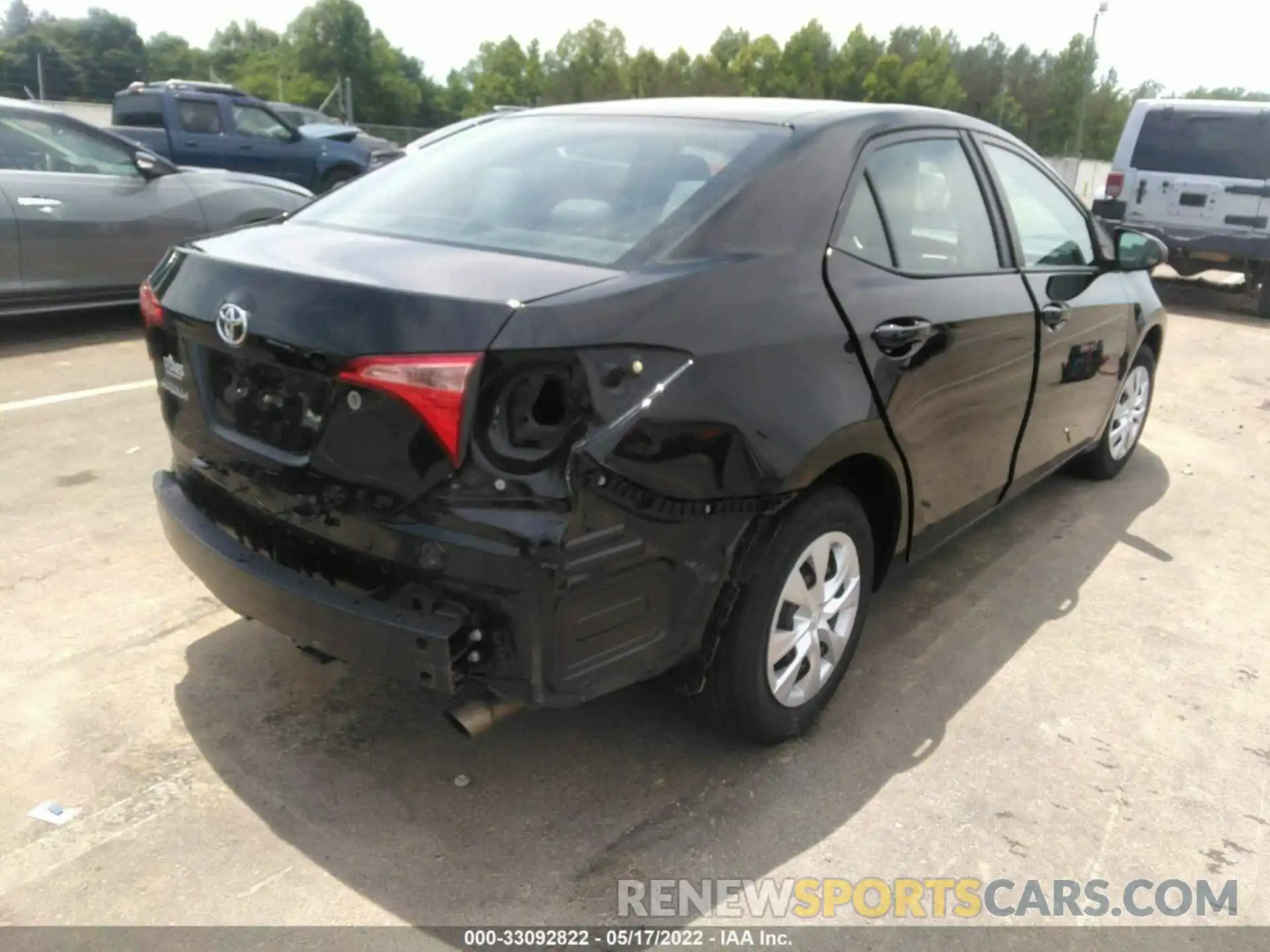 4 Photograph of a damaged car 2T1BURHE5KC132312 TOYOTA COROLLA 2019