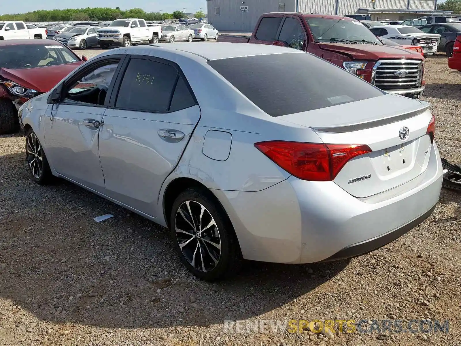 3 Photograph of a damaged car 2T1BURHE5KC133136 TOYOTA COROLLA 2019