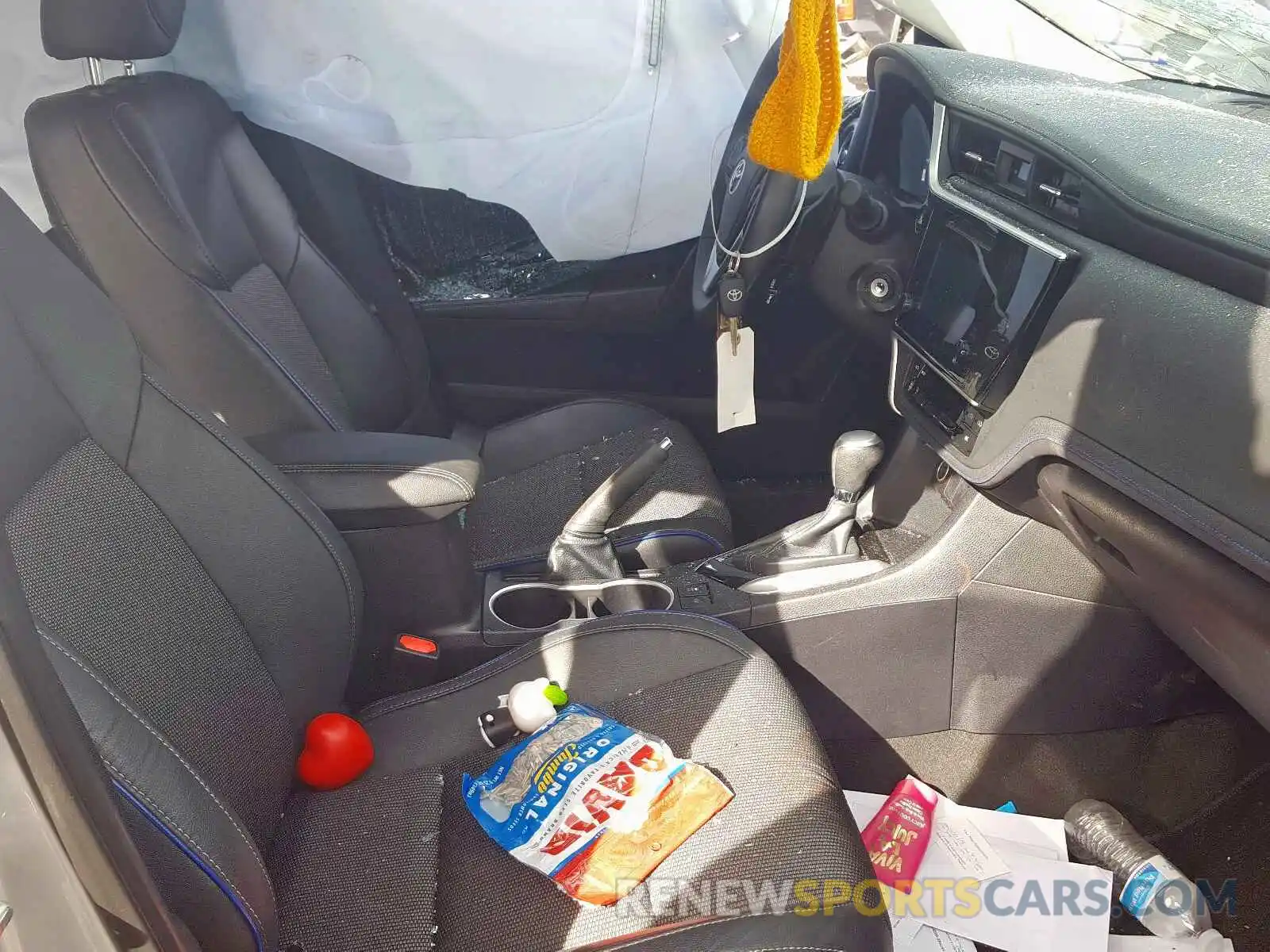 5 Photograph of a damaged car 2T1BURHE5KC133136 TOYOTA COROLLA 2019