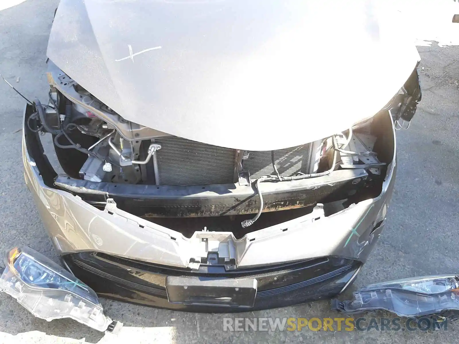 9 Photograph of a damaged car 2T1BURHE5KC133525 TOYOTA COROLLA 2019