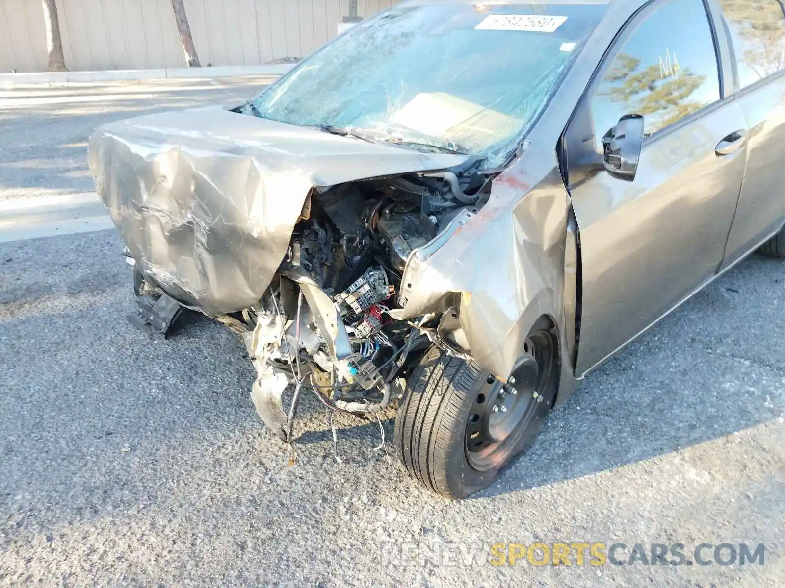 9 Photograph of a damaged car 2T1BURHE5KC134061 TOYOTA COROLLA 2019